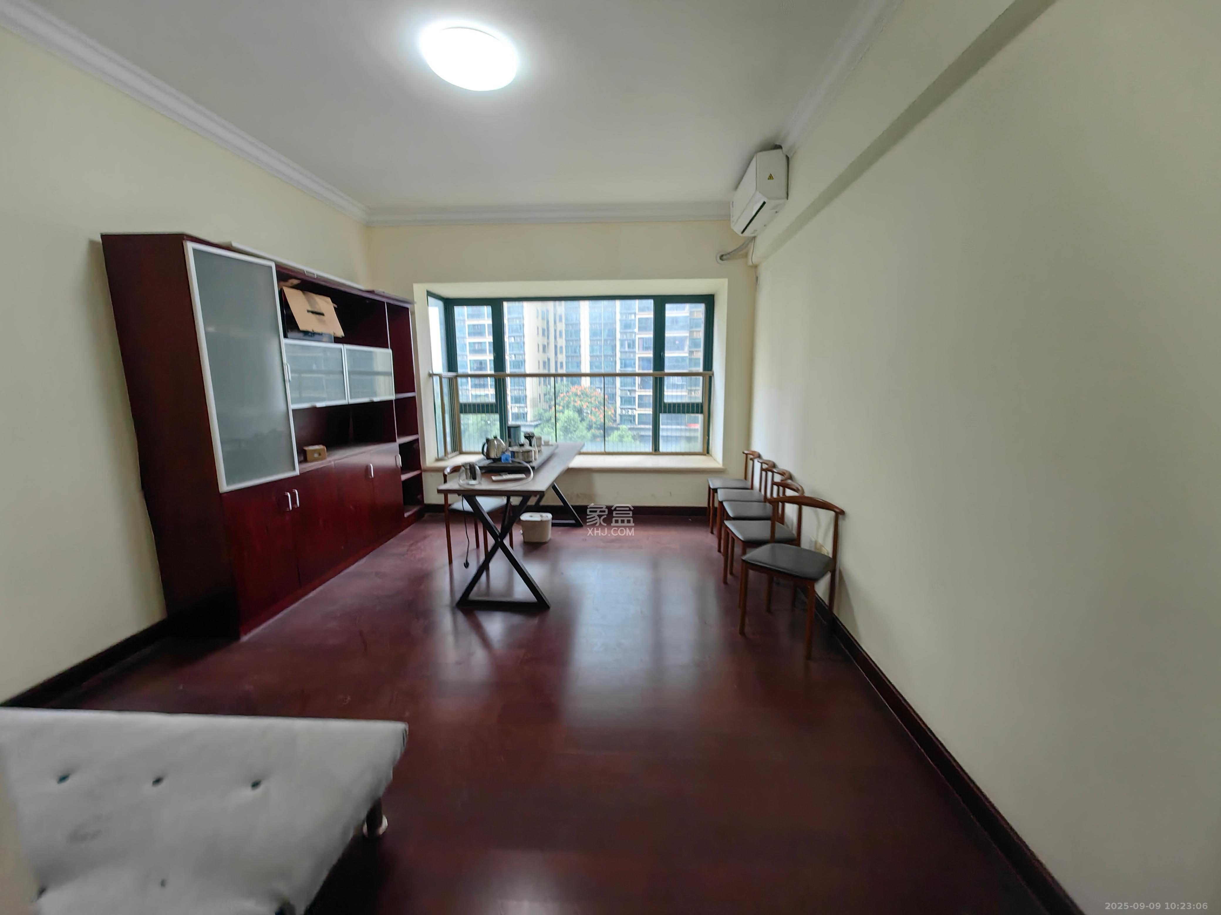 恒大名都 3室2厅1卫 3300.0元/月 恒大名都 3室2厅1卫 3300.0元/月室内图