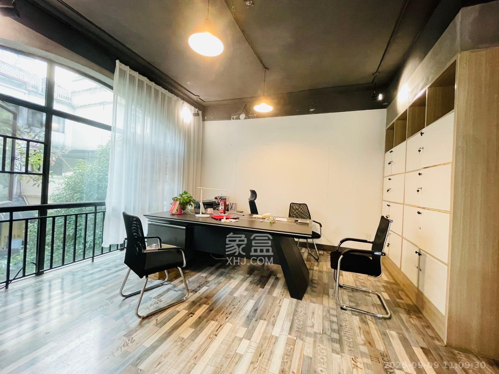 归心苑  7室3厅4卫    12800.0元/月室内图