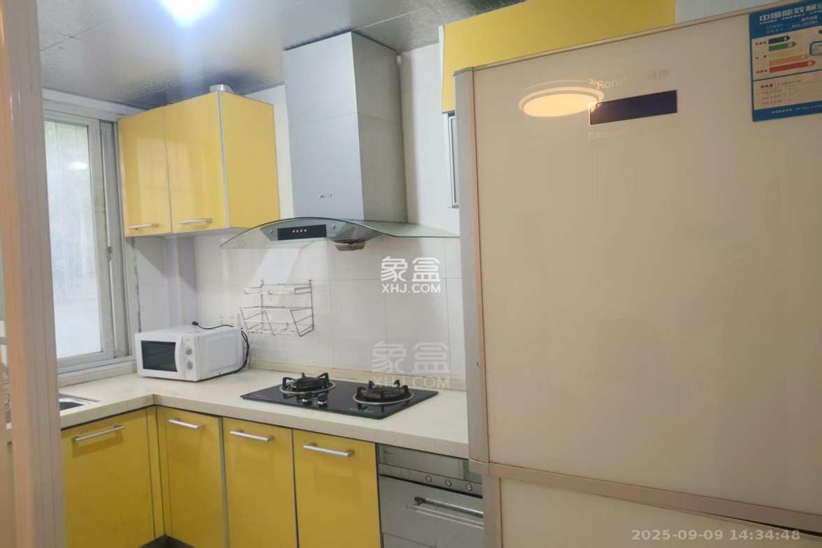 小城故事康逸名城 3室2厅2卫 1500.0元/月 小城故事康逸名城 3室2厅2卫 1500.0元/月室内图