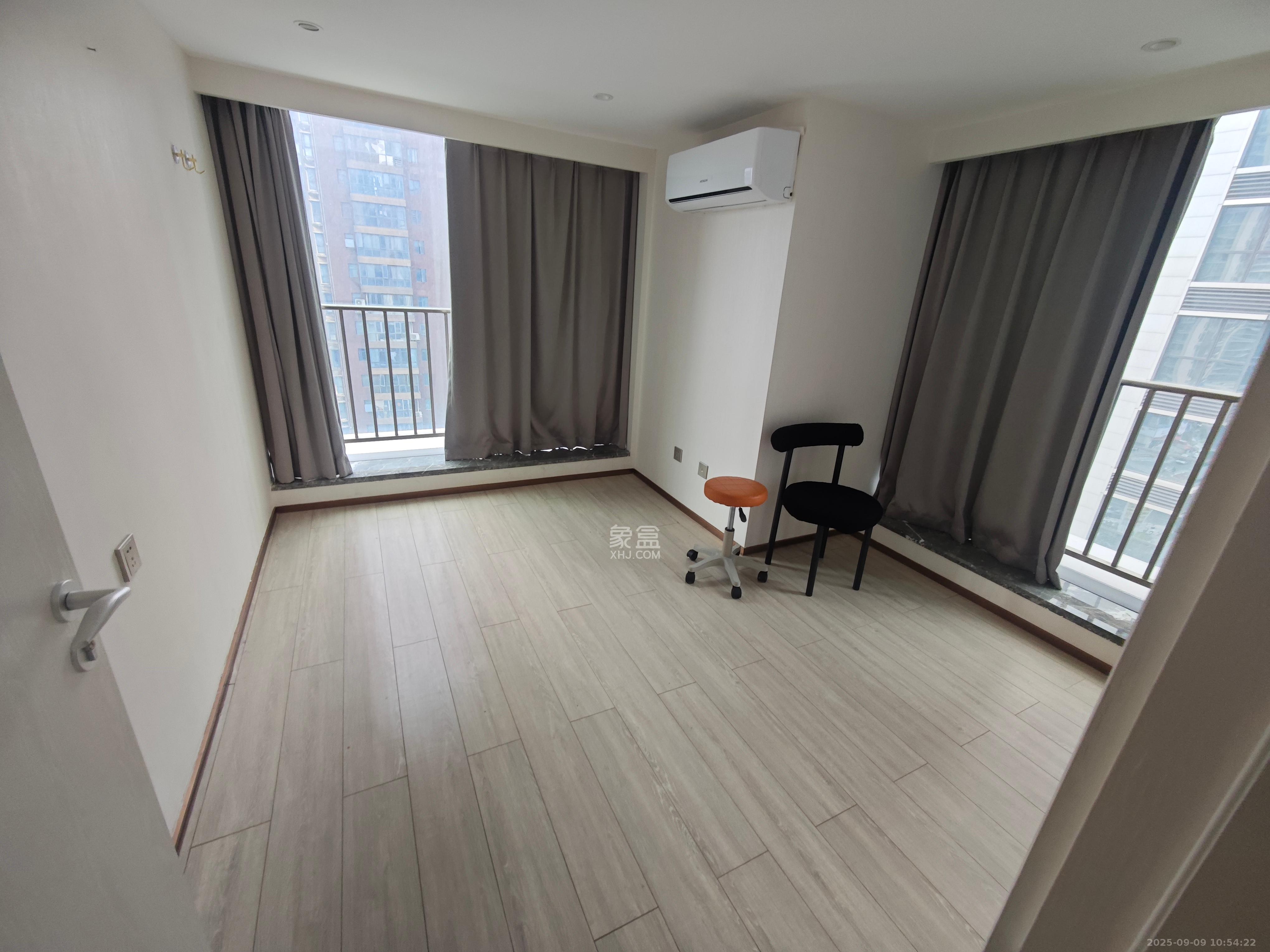 华远华时代 4室1厅2卫 4600.0元/月 华远华时代 4室1厅2卫 4600.0元/月室内图