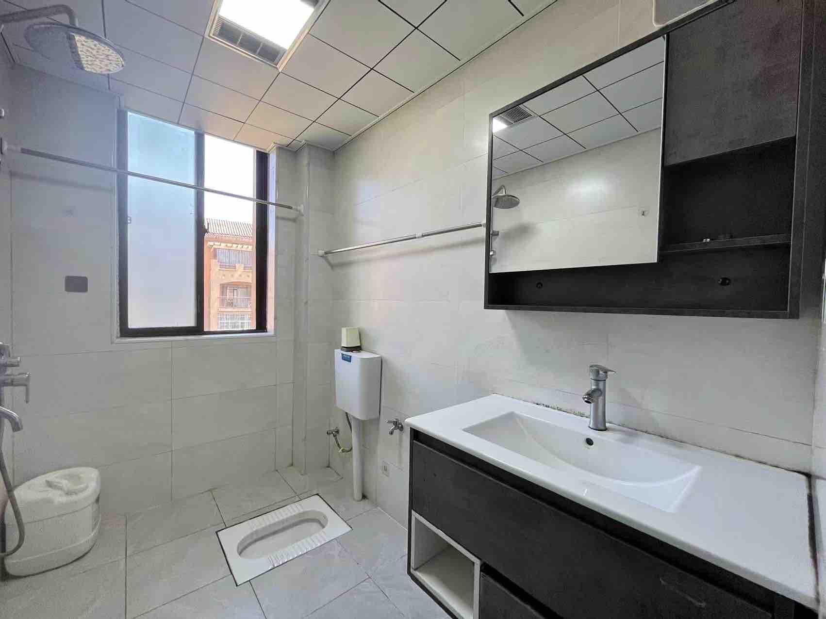 伴山公馆  3室2厅2卫    2000.0元/月 伴山公馆  3室2厅2卫    2000.0元/月室内图