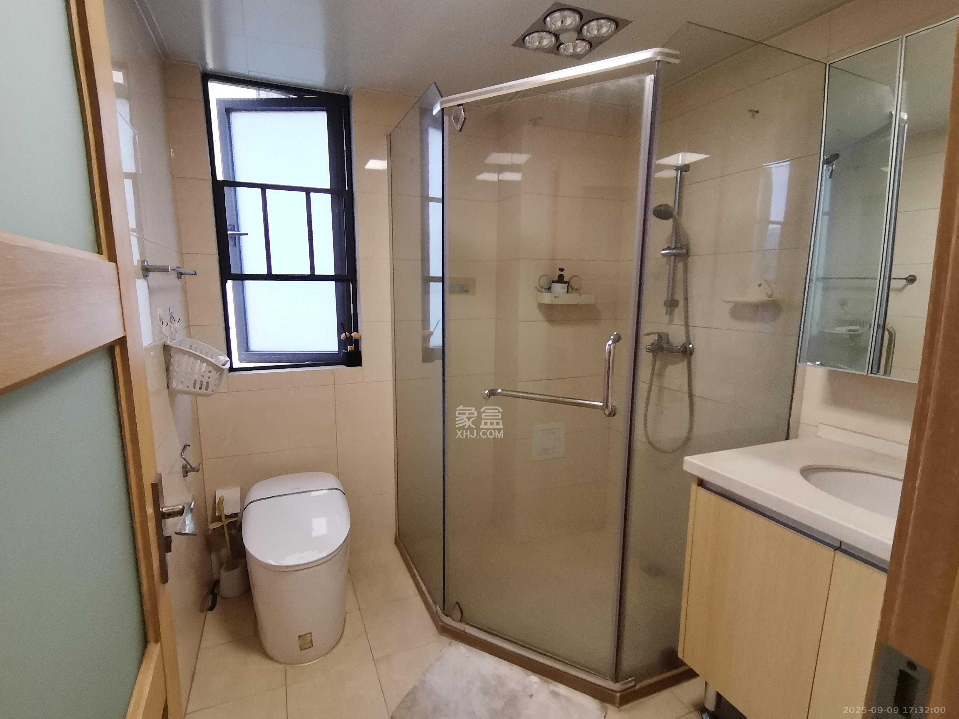 兰亭湾畔  4室2厅2卫   3600.00元/月室内图