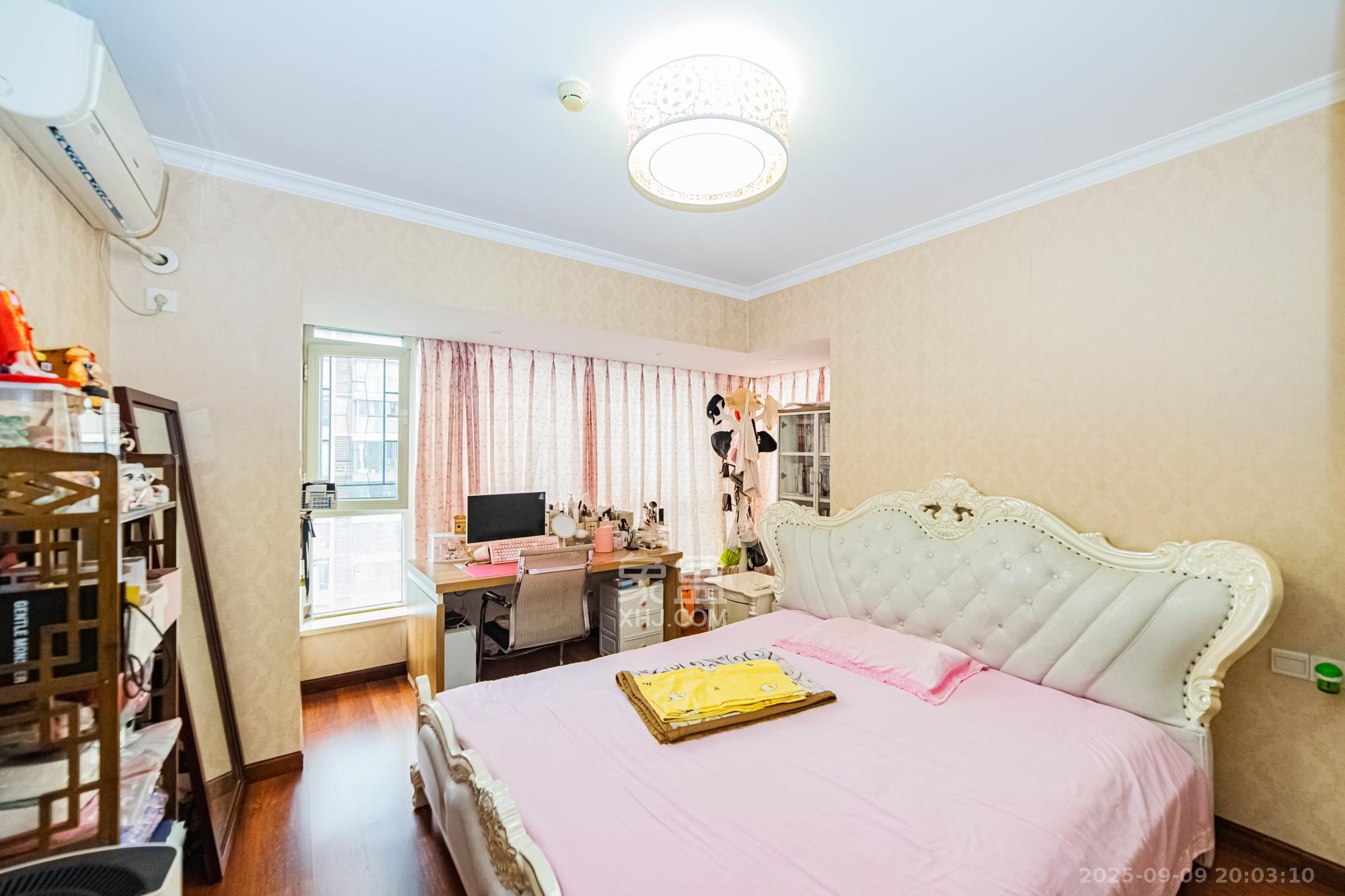 北辰三角洲E5区  4室2厅2卫    189.8万 北辰三角洲E5区  4室2厅2卫    189.8万卧室