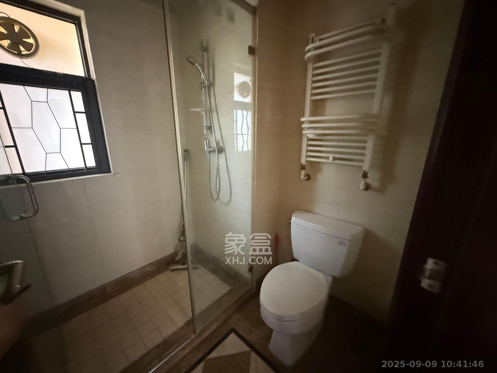 中海国际一期  3室2厅1卫    1999.0元/月 中海国际一期  3室2厅1卫    1999.0元/月小区图