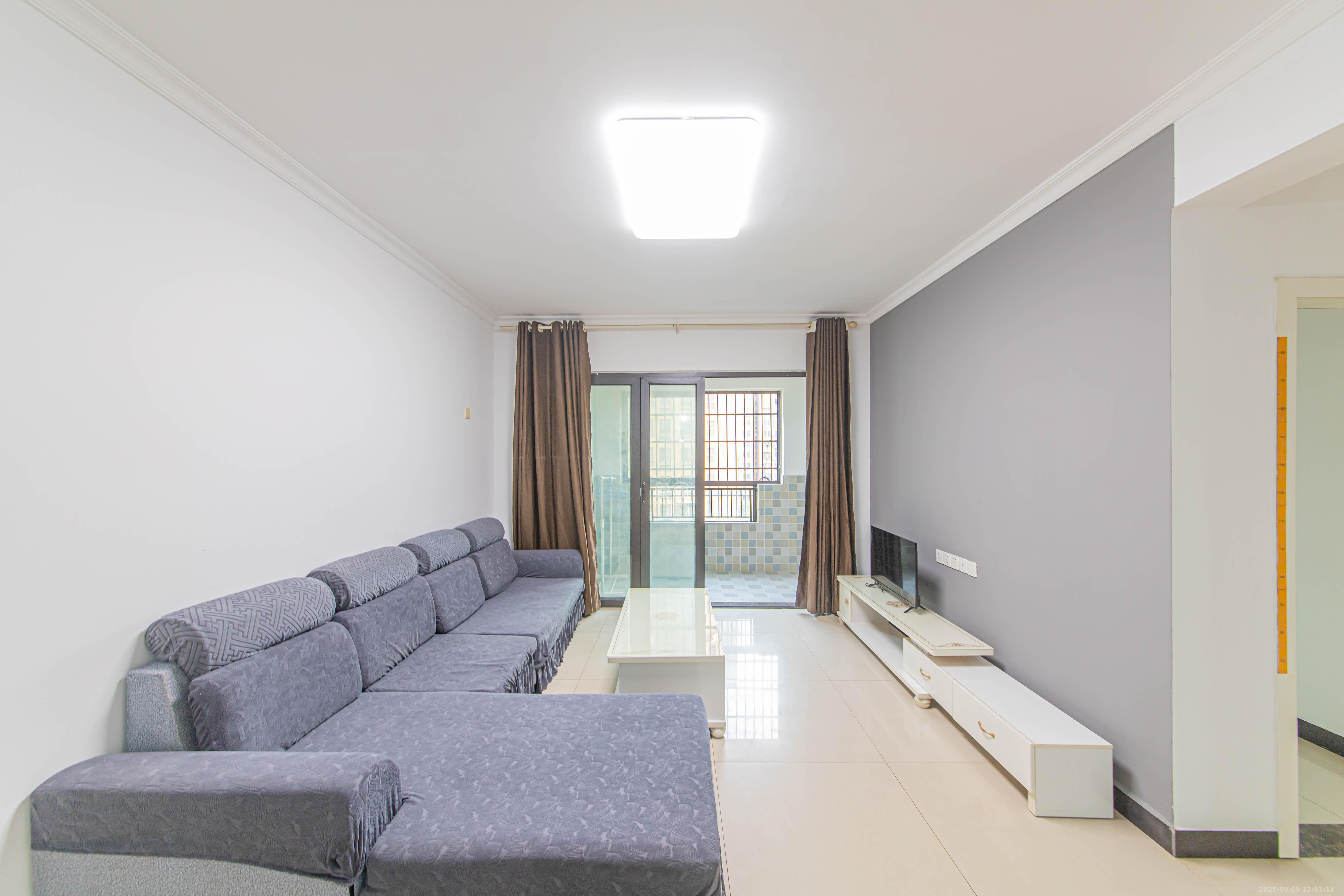 中信凯旋蓝岸(中信新城三期)  3室2厅1卫    79.0万 中信凯旋蓝岸(中信新城三期)  3室2厅1卫    79.0万客厅