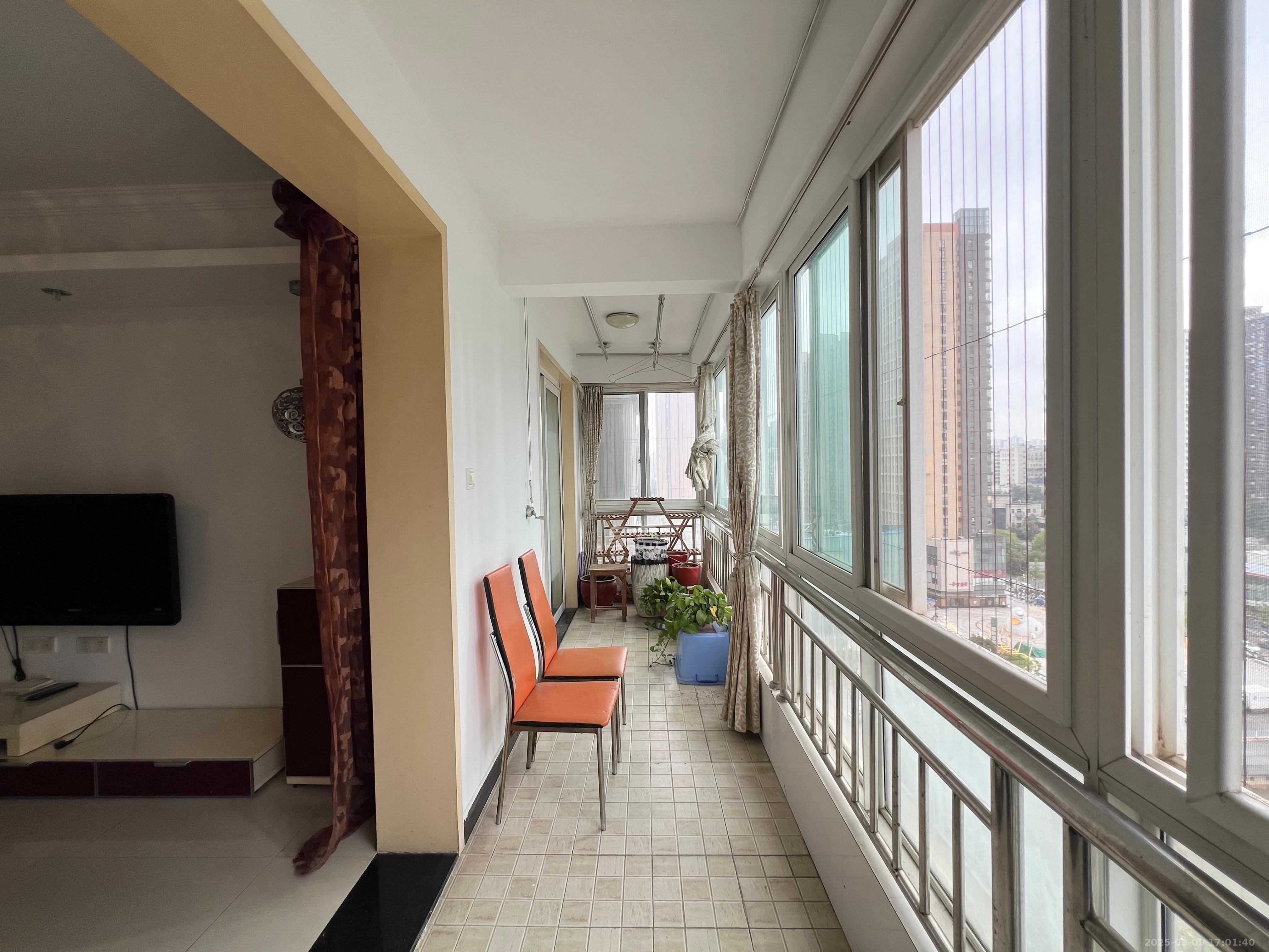 星沙教师公寓 3室2厅2卫 2000.0元/月 星沙教师公寓 3室2厅2卫 2000.0元/月室内图