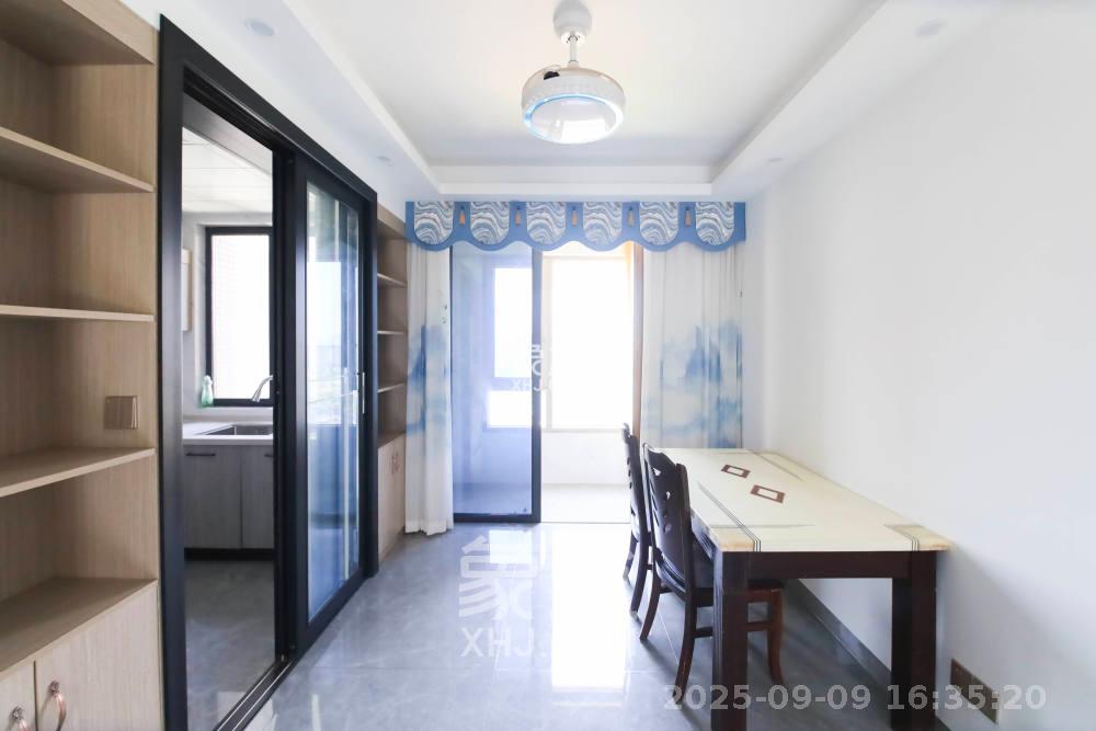 长房半岛蓝湾(观山月) 3室2厅1卫 2300.0元/月 长房半岛蓝湾(观山月) 3室2厅1卫 2300.0元/月室内图