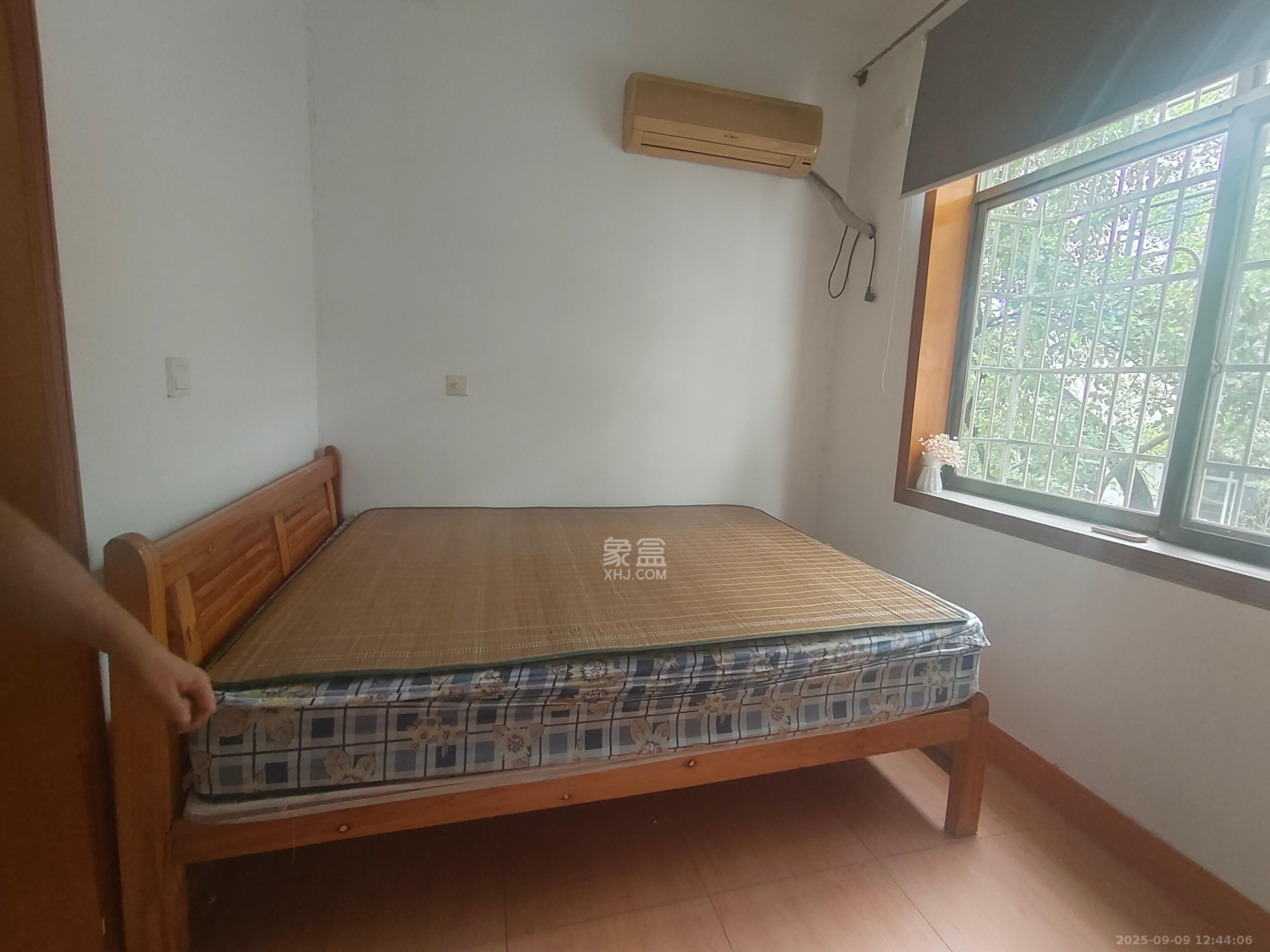 梅岭村  3室2厅1卫    2100.0元/月室内图