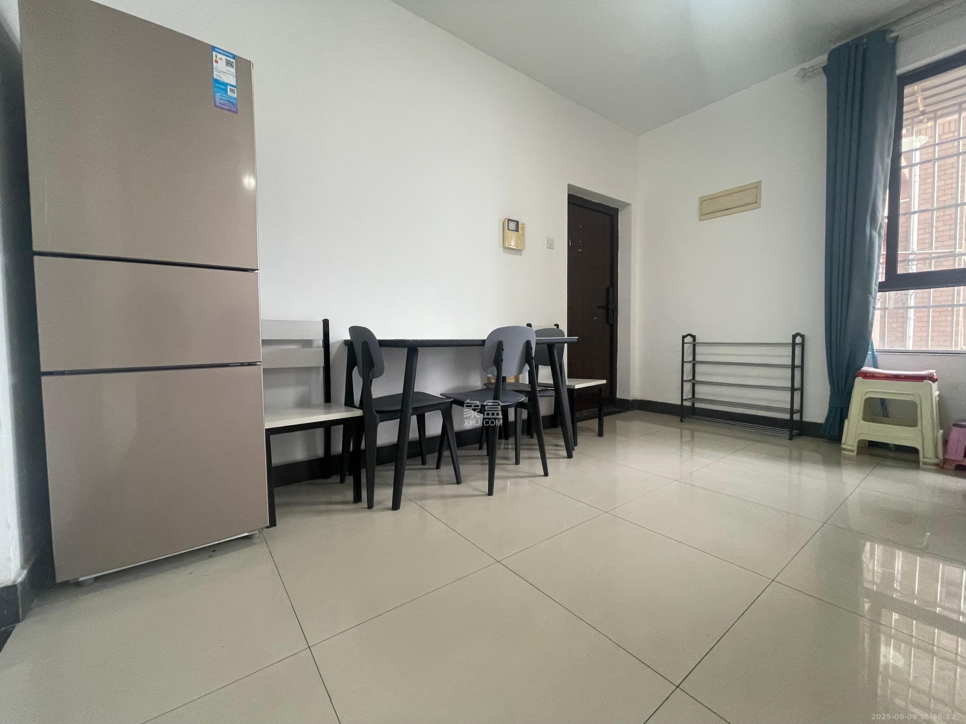 华润凤凰城一期 3室2厅1卫 1600.0元/月 华润凤凰城一期 3室2厅1卫 1600.0元/月室内图