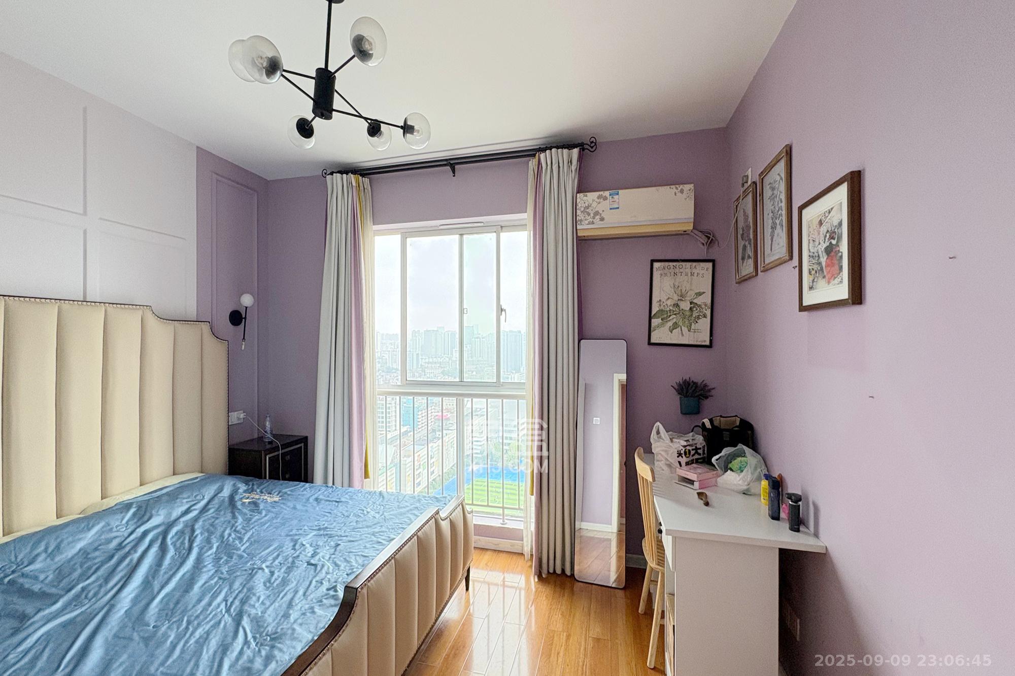 君临国际  3室2厅1卫    158.0万 君临国际  3室2厅1卫    158.0万卧室