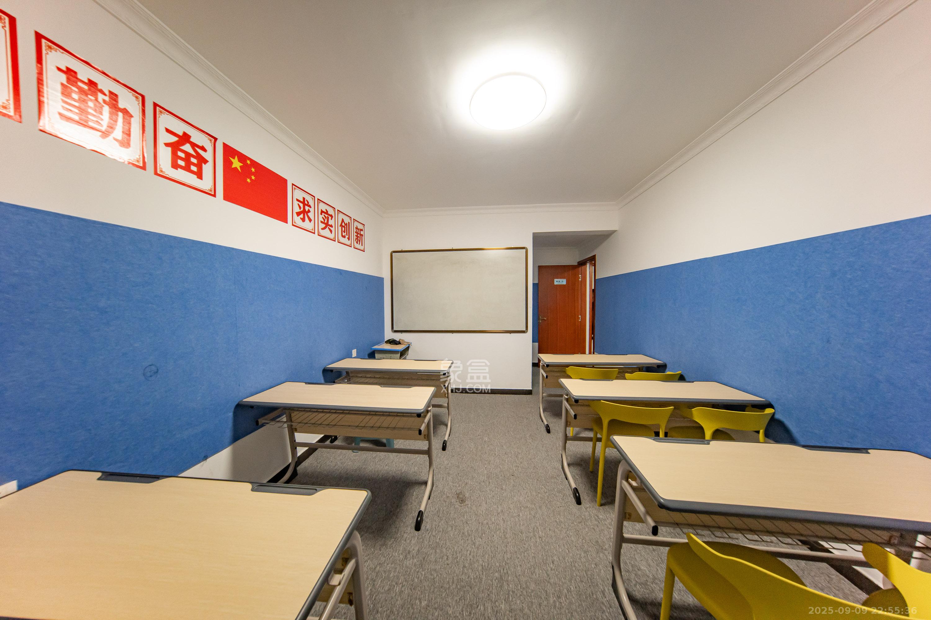 华润橡树湾 4室2厅2卫 90.0万 华润橡树湾 4室2厅2卫 90.0万卧室