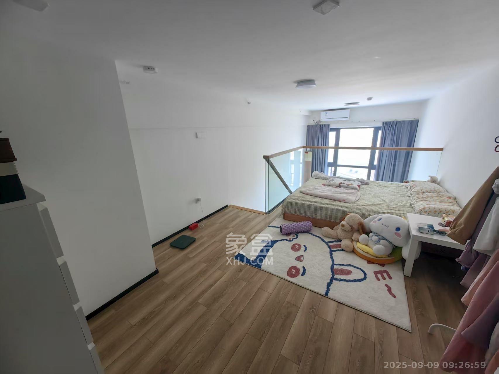 藏珑湖上公馆 2室1厅1卫 2300.0元/月 藏珑湖上公馆 2室1厅1卫 2300.0元/月室内图