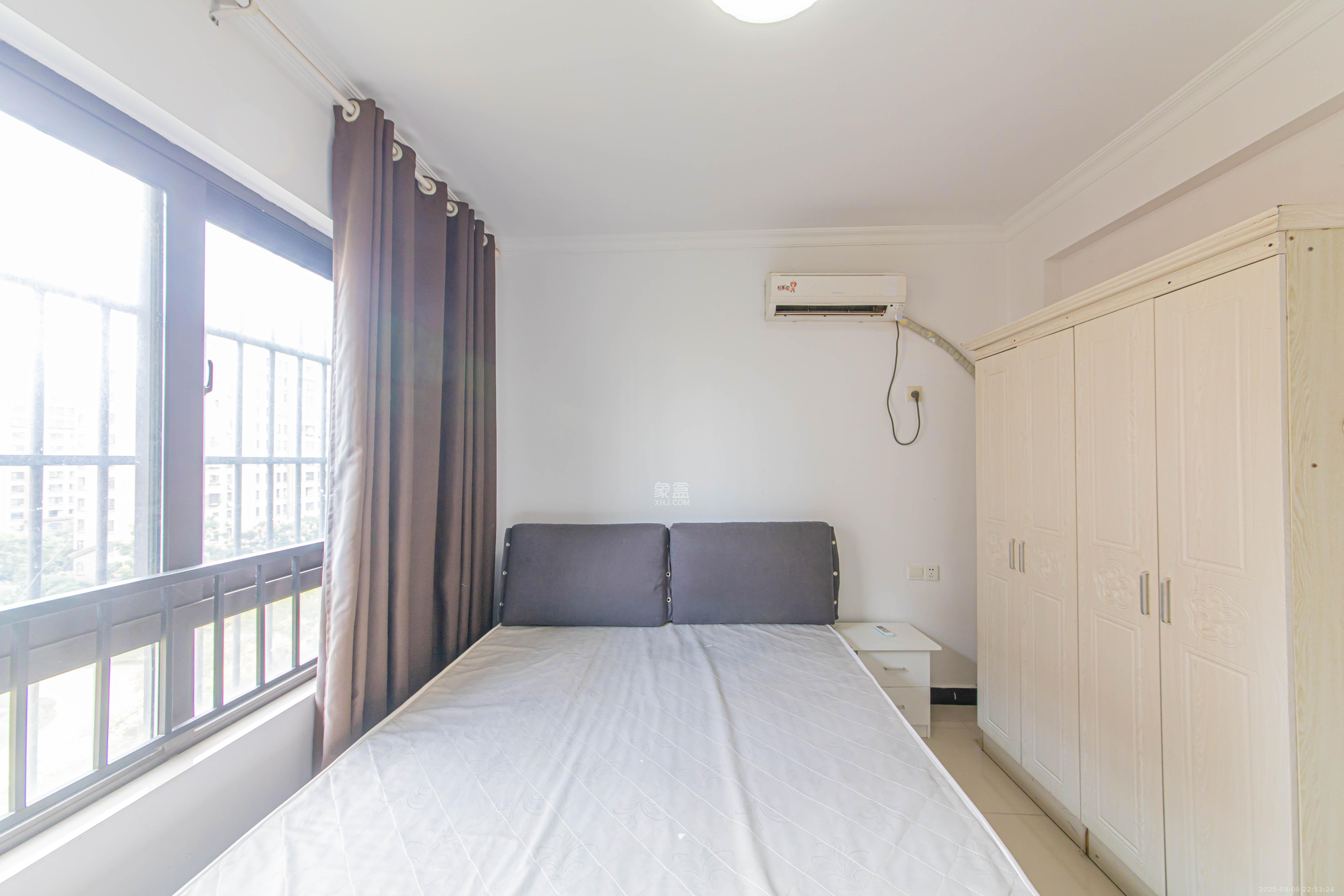 中信凯旋蓝岸(中信新城三期)  3室2厅1卫    79.0万 中信凯旋蓝岸(中信新城三期)  3室2厅1卫    79.0万卧室