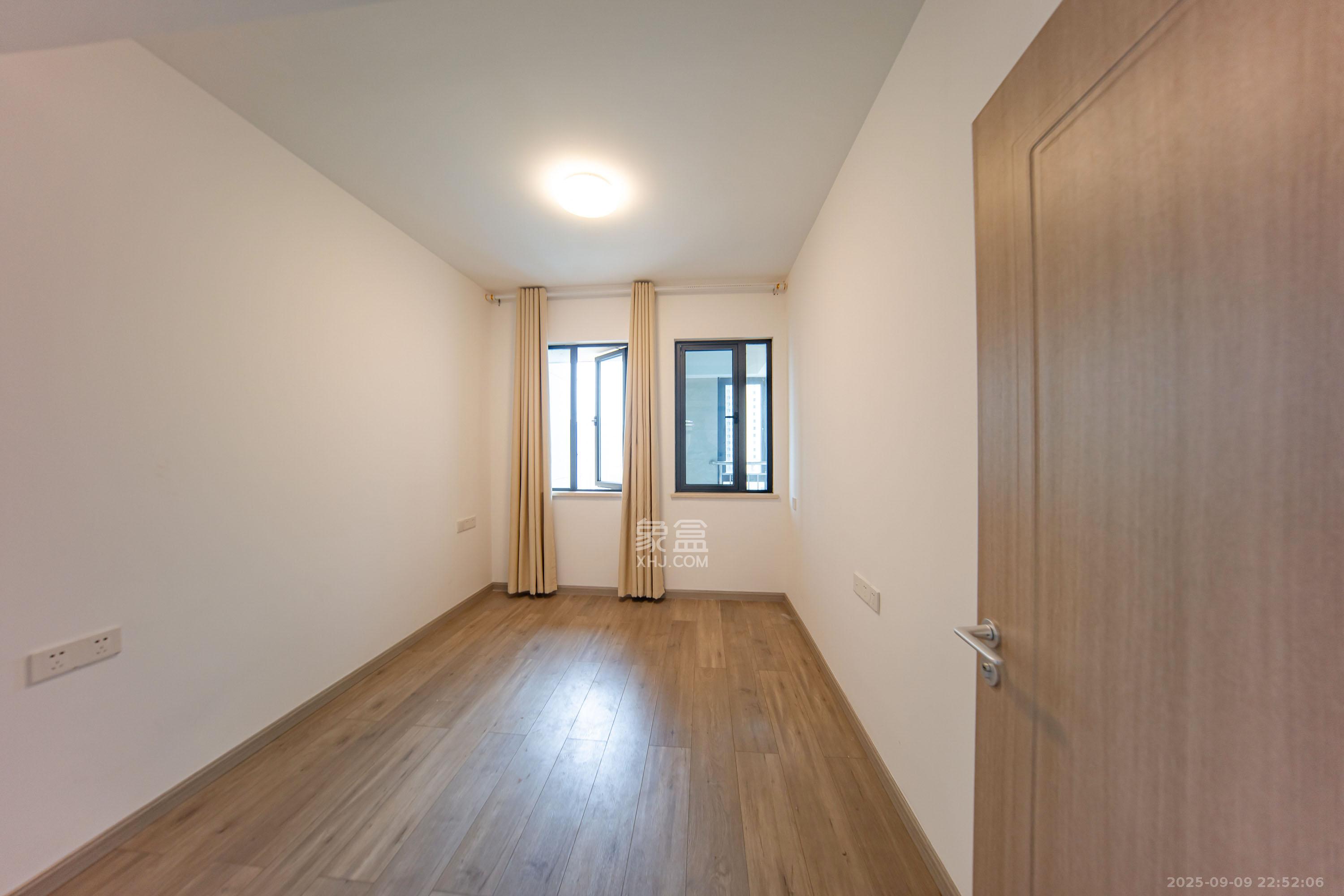 建投象山国际  3室2厅2卫    129.0万 建投象山国际  3室2厅2卫    129.0万卧室