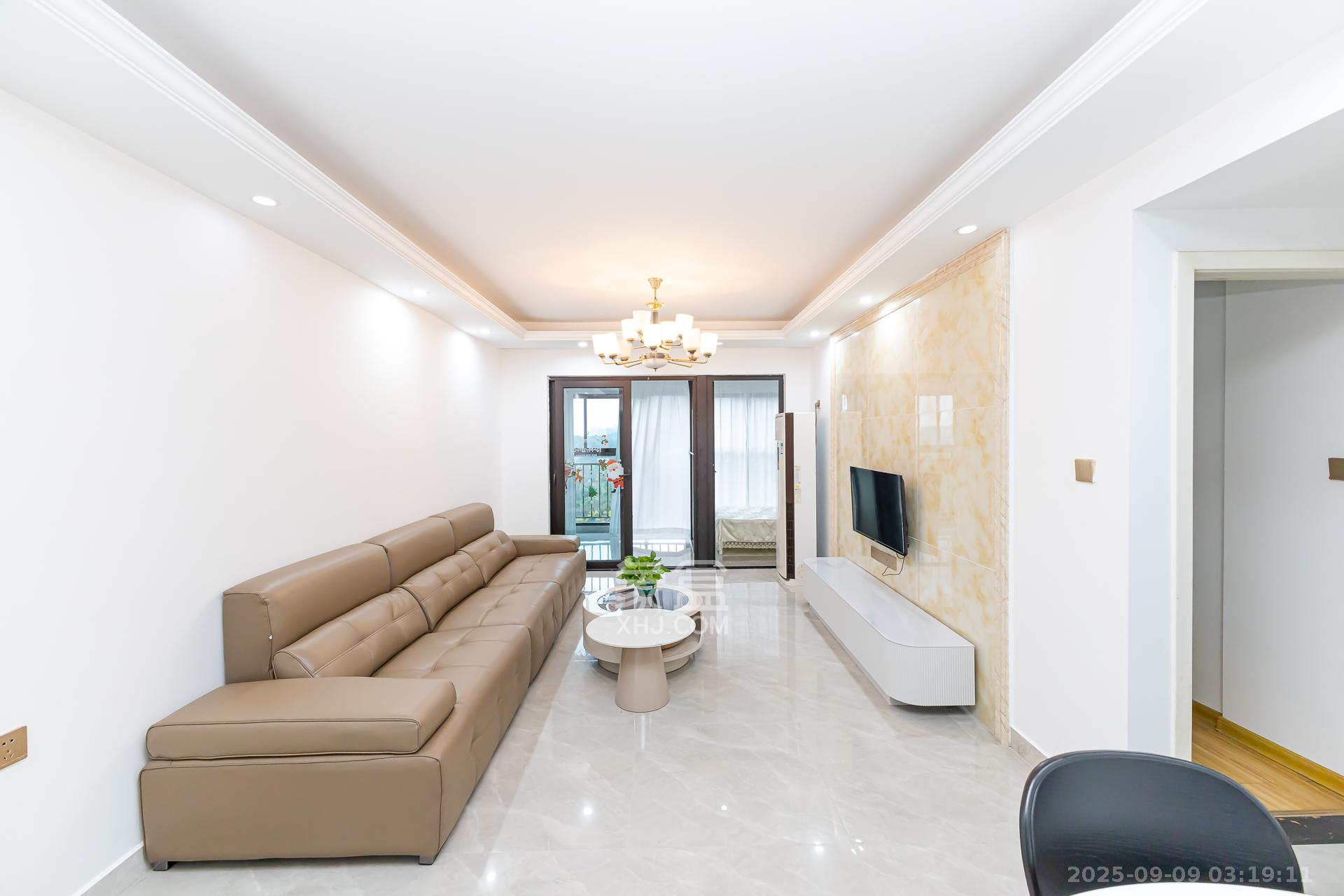 时代倾城三期 2室2厅1卫 68.8万 时代倾城三期 2室2厅1卫 68.8万客厅