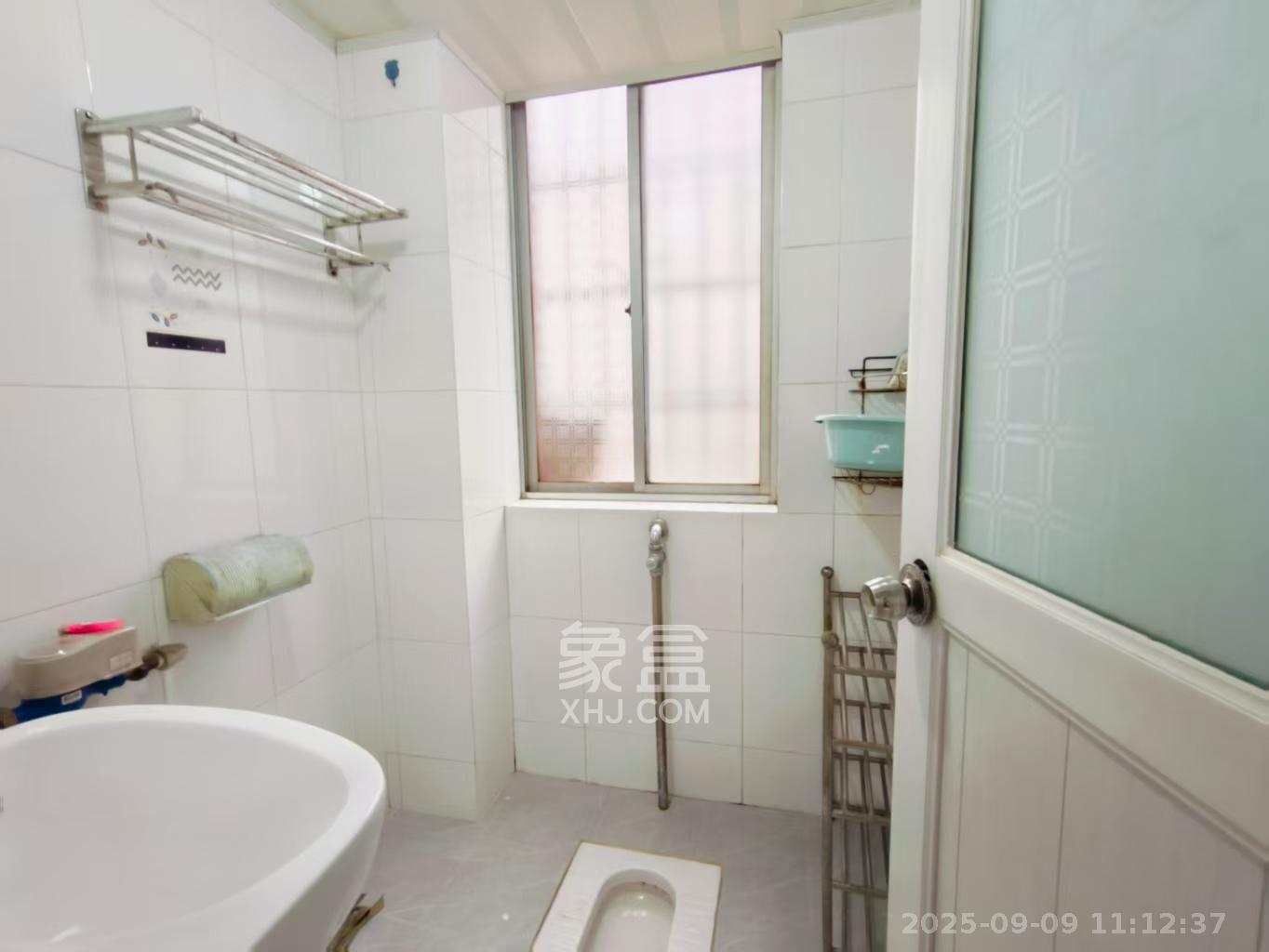 湘绣城 4室2厅1卫 1700.0元/月 湘绣城 4室2厅1卫 1700.0元/月室内图