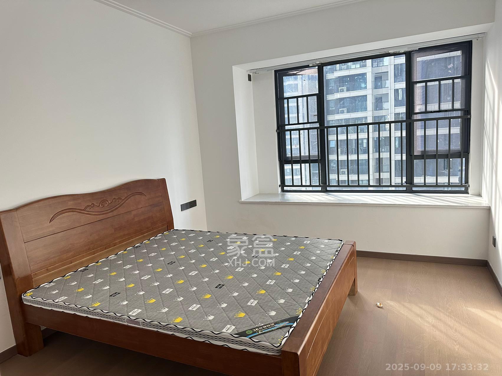 绿地V岛 4室2厅2卫 4000.0元/月 绿地V岛 4室2厅2卫 4000.0元/月室内图