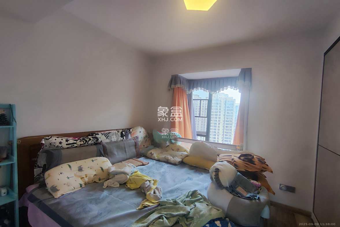 保利西海岸B区  4室2厅2卫    5200.0元/月 保利西海岸B区  4室2厅2卫    5200.0元/月室内图