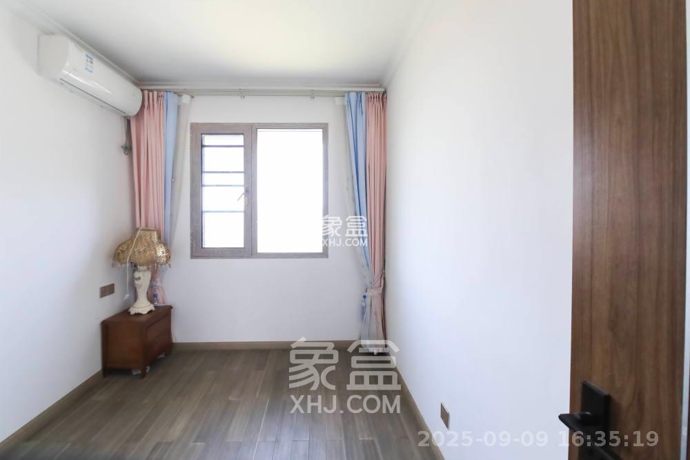 长房半岛蓝湾(观山月) 3室2厅1卫 2300.0元/月 长房半岛蓝湾(观山月) 3室2厅1卫 2300.0元/月室内图