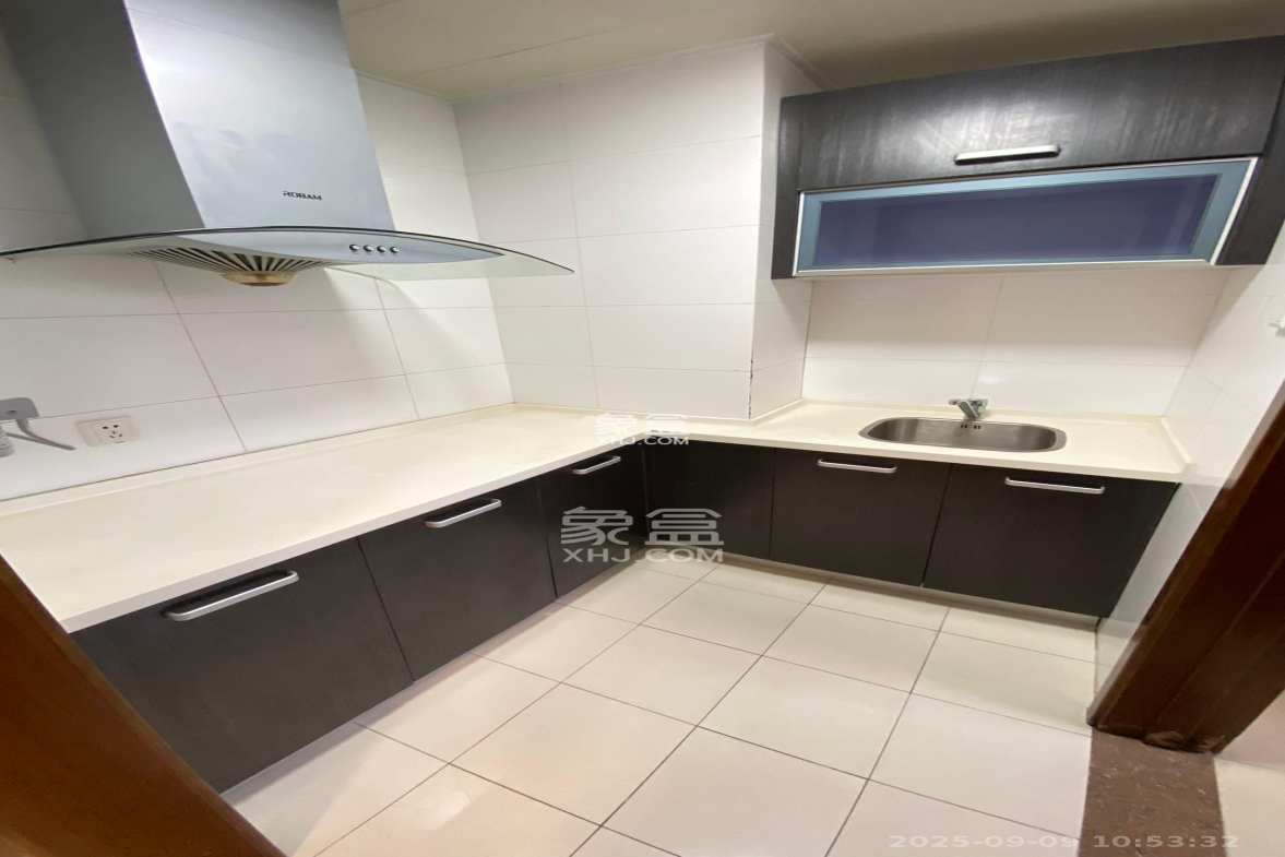 藏珑湖上国际花园 1室1厅1卫 2000.0元/月 藏珑湖上国际花园 1室1厅1卫 2000.0元/月室内图