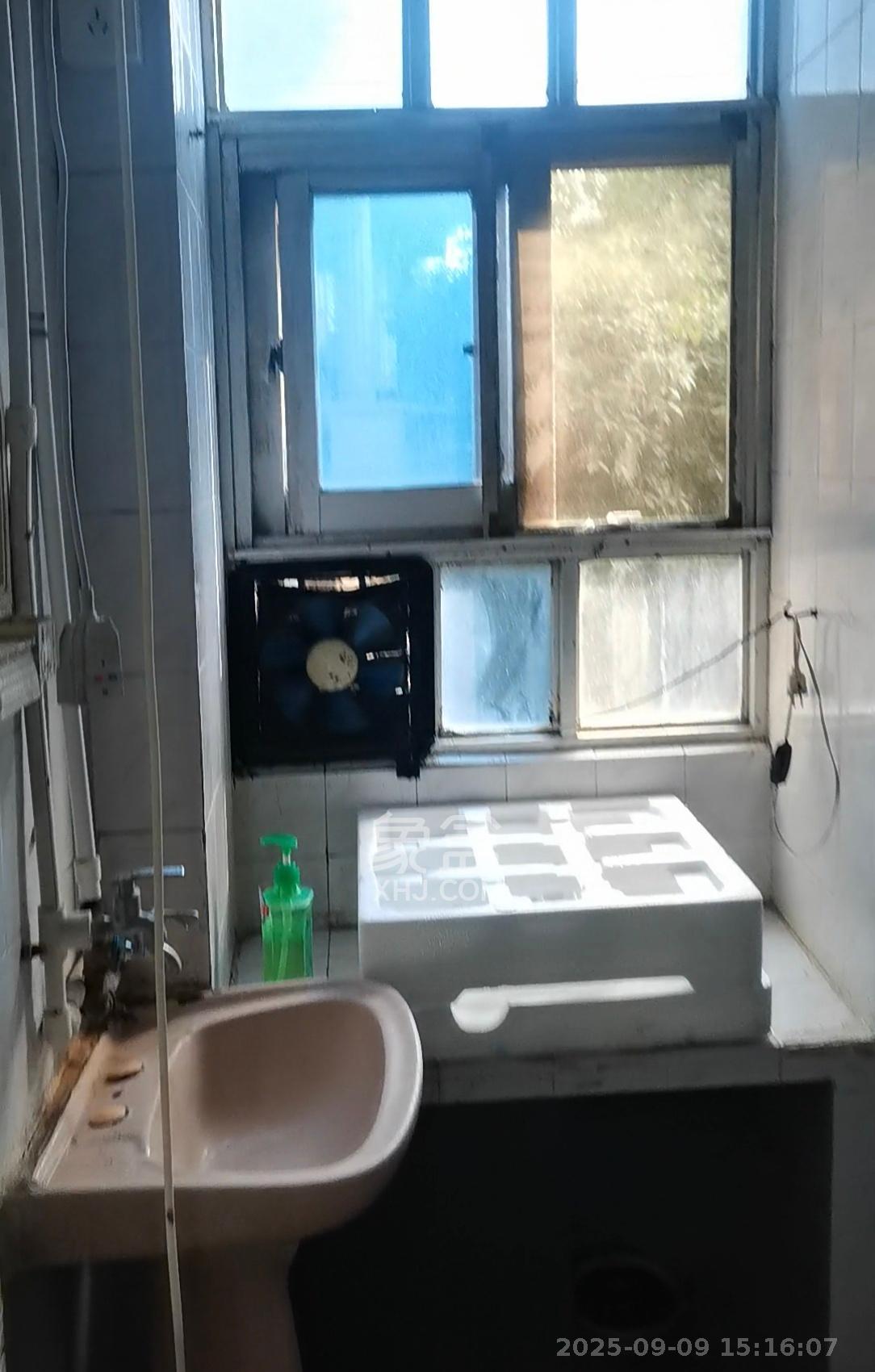 碧翠园（中房）  1室1厅1卫    850.0元/月室内图