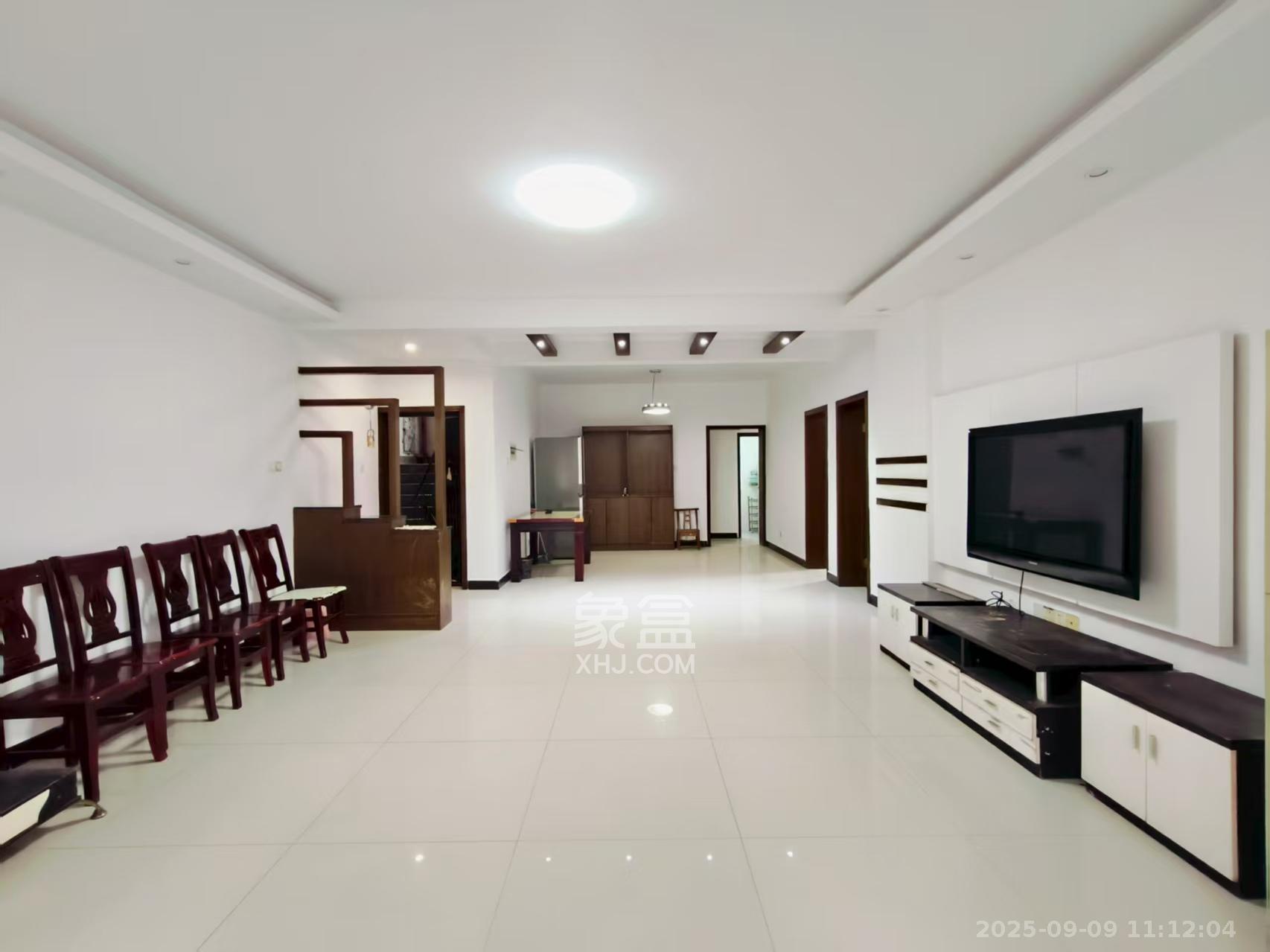 湘绣城 4室2厅1卫 1700.0元/月 湘绣城 4室2厅1卫 1700.0元/月室内图