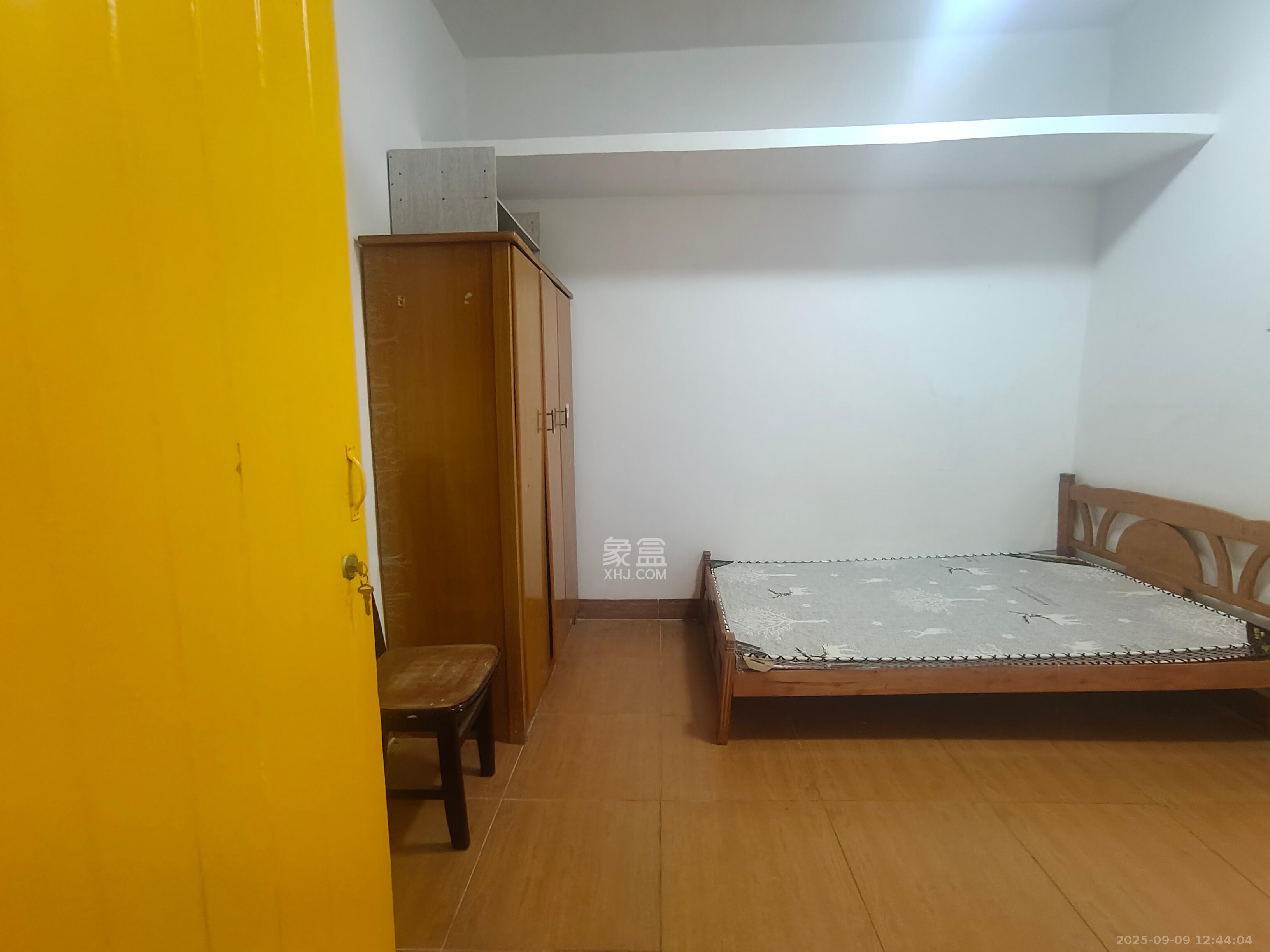 梅岭村  3室2厅1卫    2100.0元/月室内图