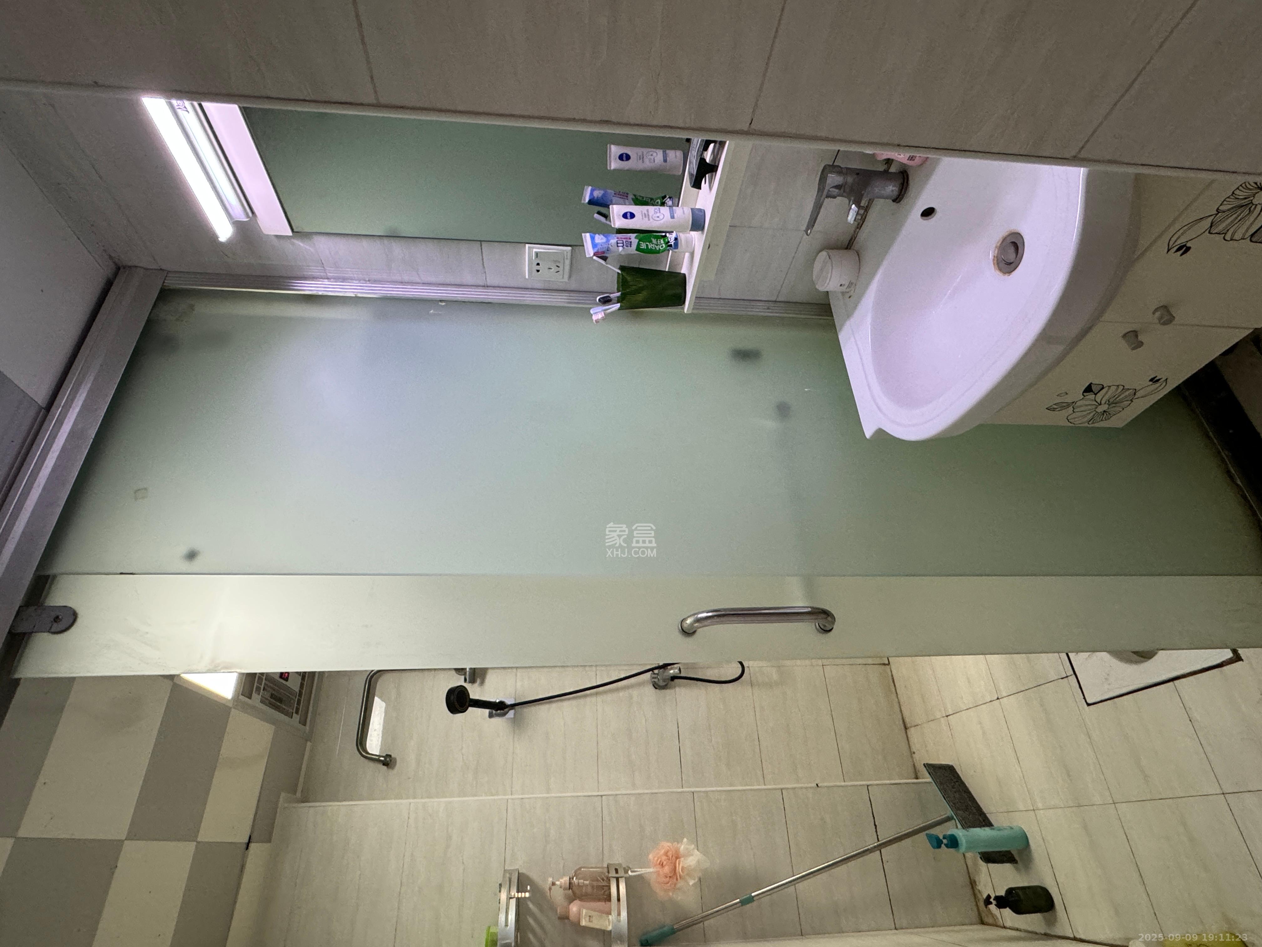 百纳广场（百纳公寓）  2室1厅1卫    2200.0元/月室内图