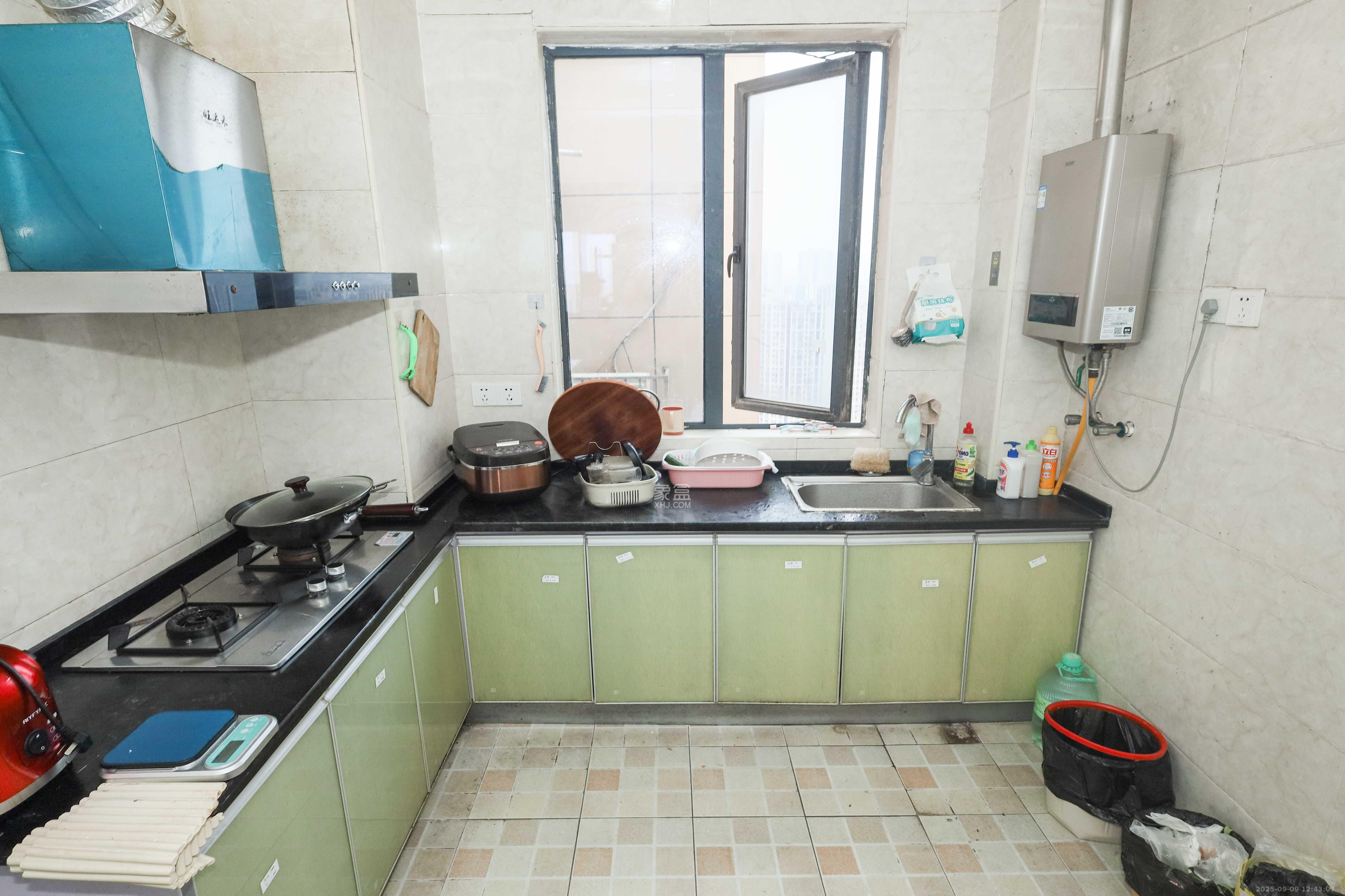 润芳园 3室2厅2卫 69.0万 润芳园 3室2厅2卫 69.0万厨房