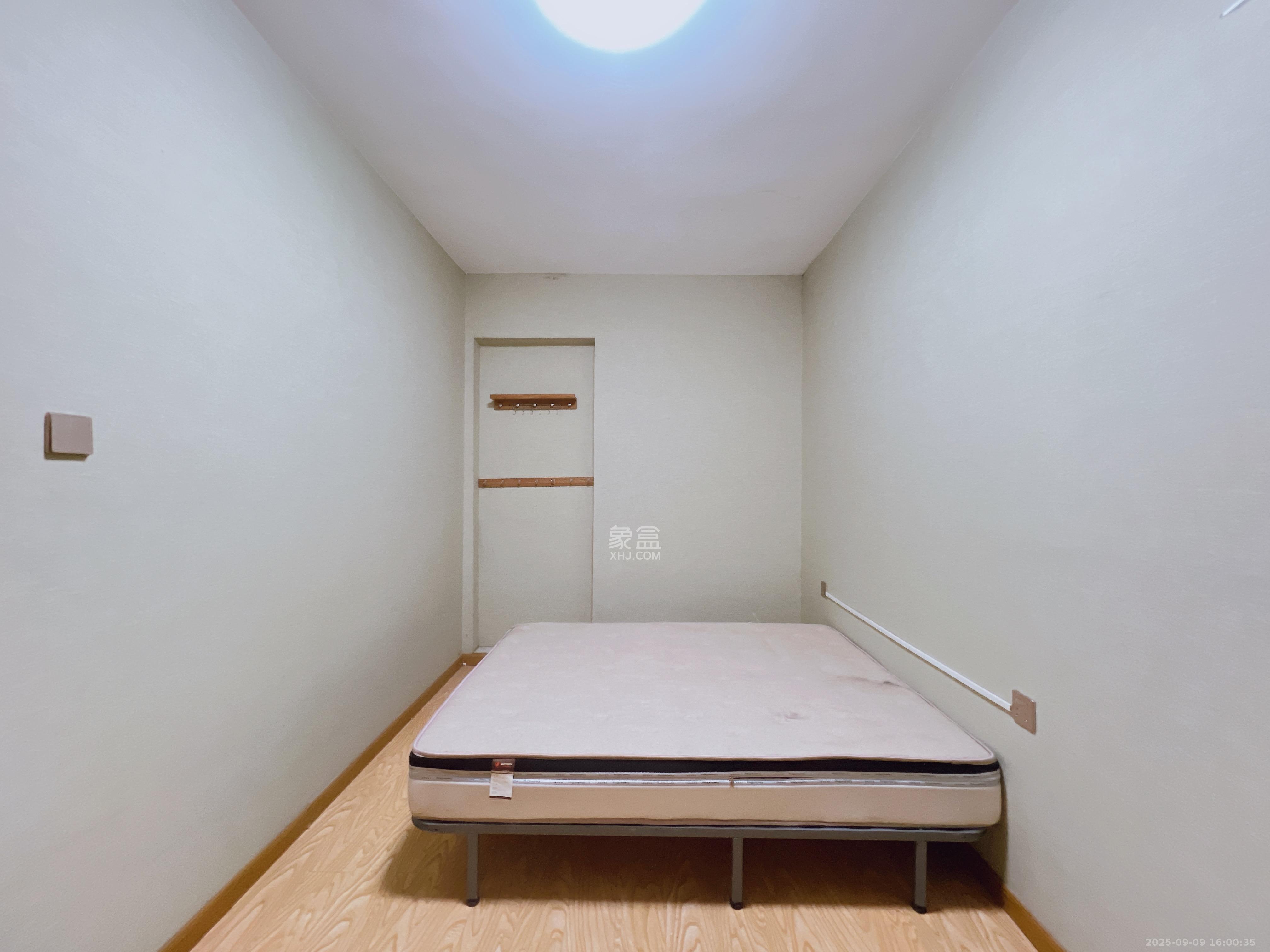 省体委冠军楼 1室0厅0卫 2500.0元/月 省体委冠军楼 1室0厅0卫 2500.0元/月室内图