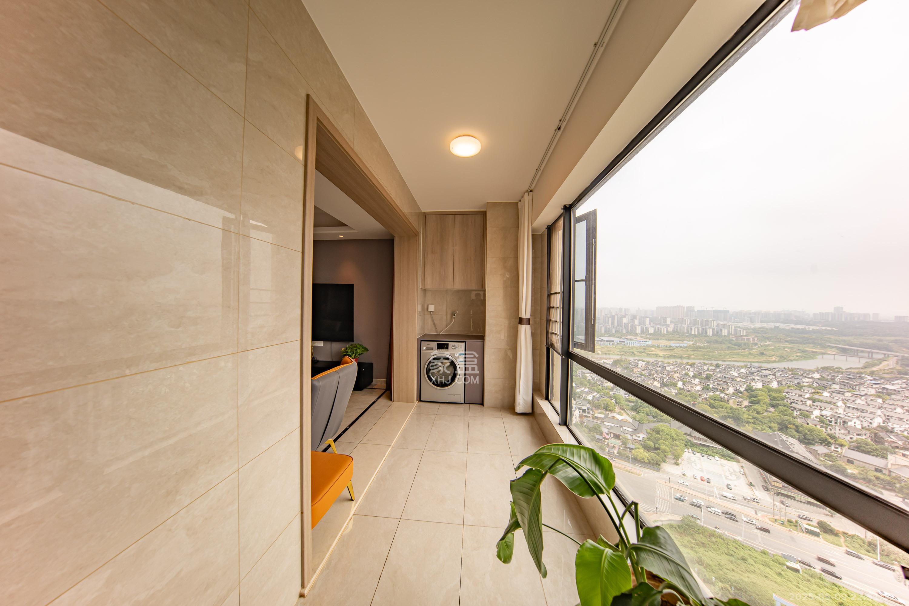 建投象山国际  3室2厅2卫    139.8万 建投象山国际  3室2厅2卫    139.8万阳台