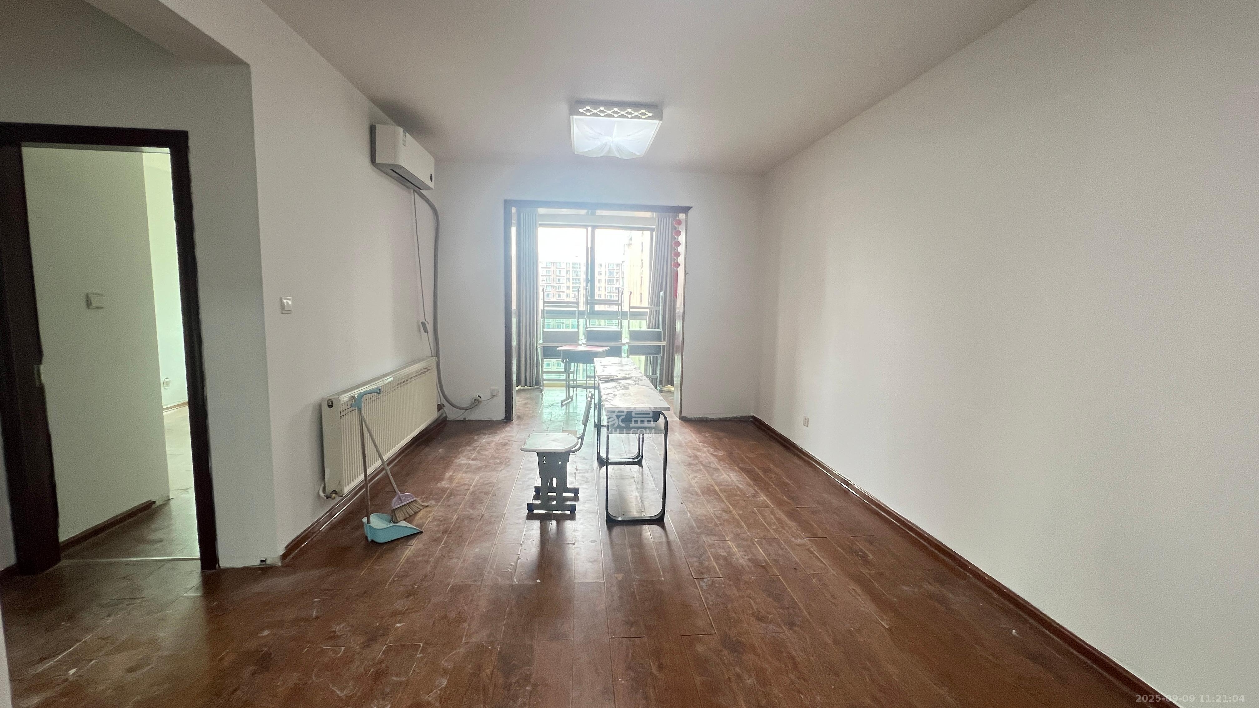 新城新世界一二三期  2室2厅1卫    2300.0元/月 新城新世界一二三期  2室2厅1卫    2300.0元/月室内图