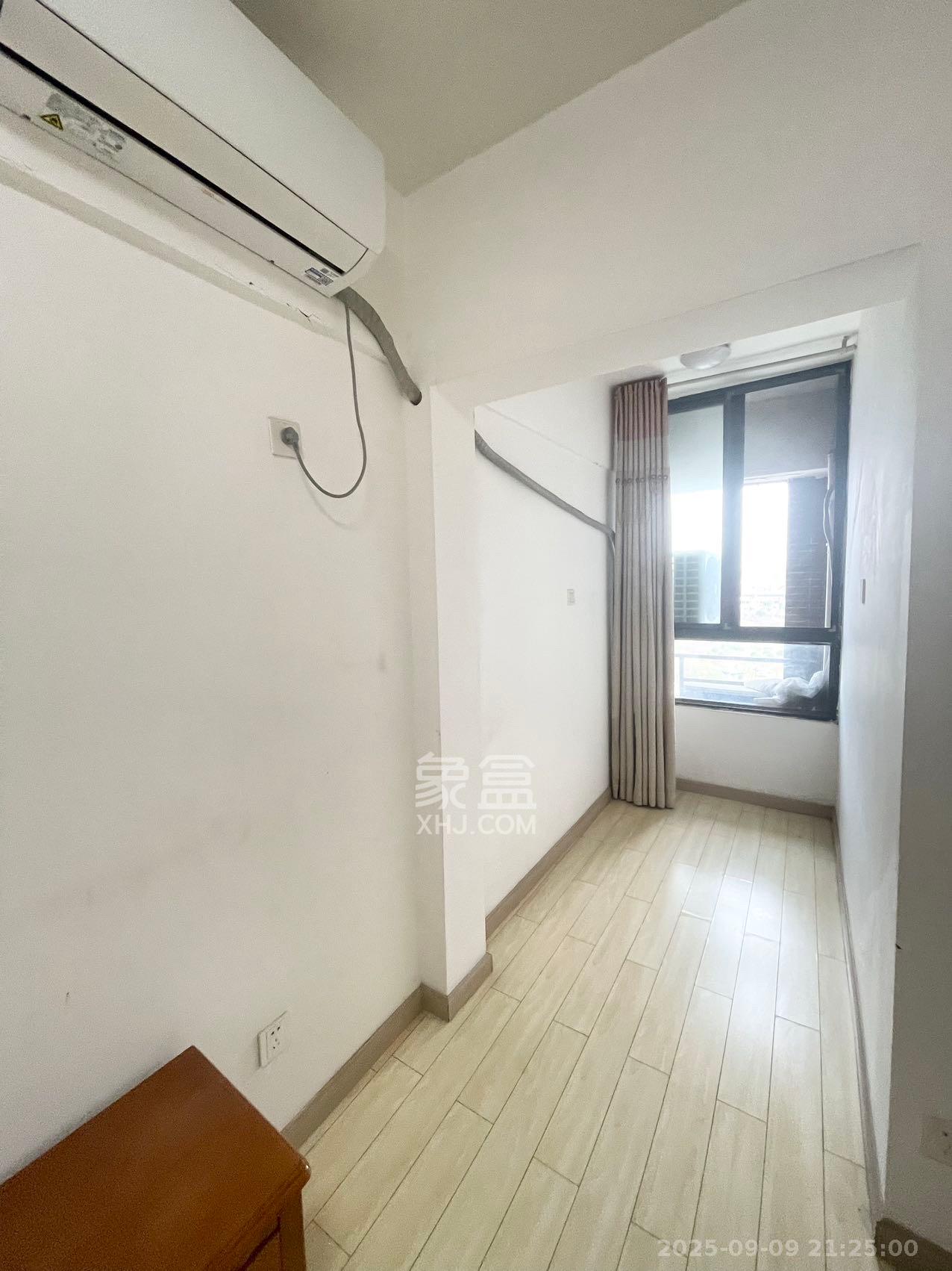 中信文化广场(中信新城二期) 2室1厅2卫 1400.0元/月 中信文化广场(中信新城二期) 2室1厅2卫 1400.0元/月室内图