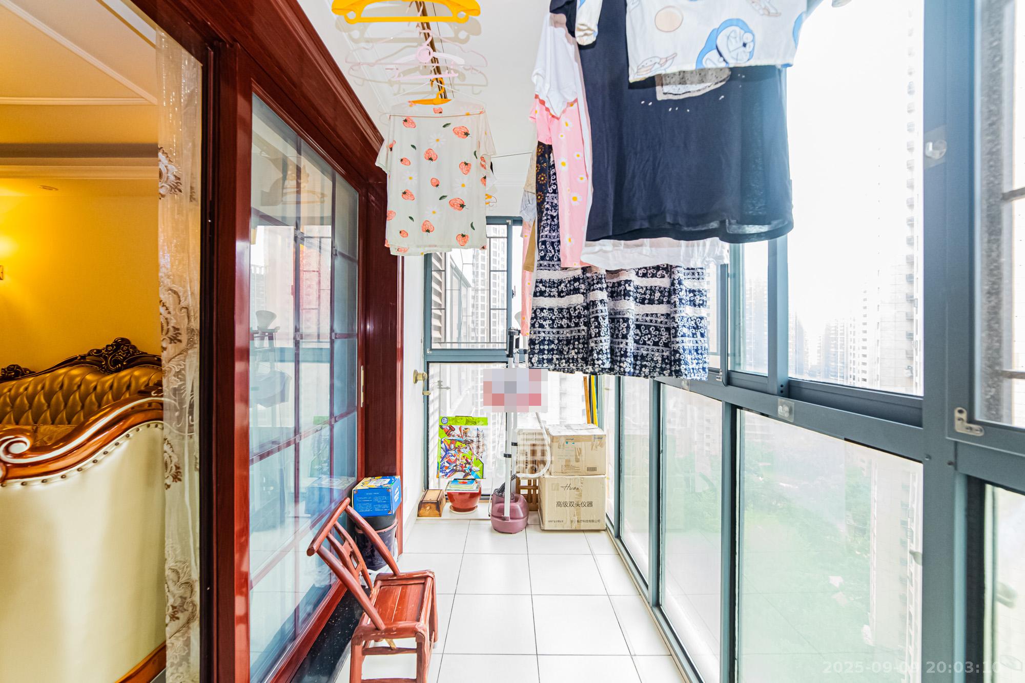 北辰三角洲E5区  4室2厅2卫    189.8万 北辰三角洲E5区  4室2厅2卫    189.8万阳台