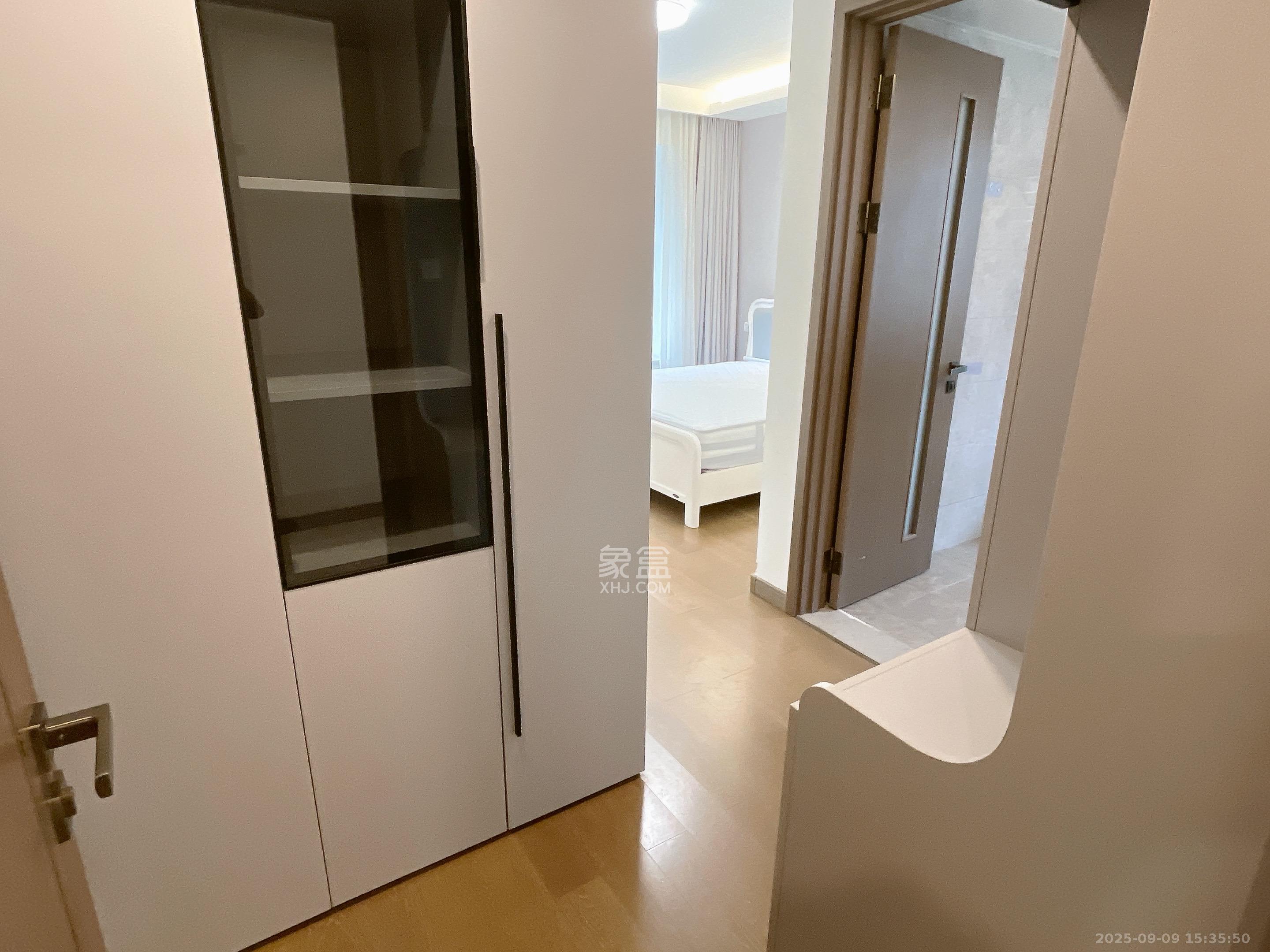 龙湖铂金中心（龙湖春江郦城）  4室2厅2卫   6500.00元/月室内图