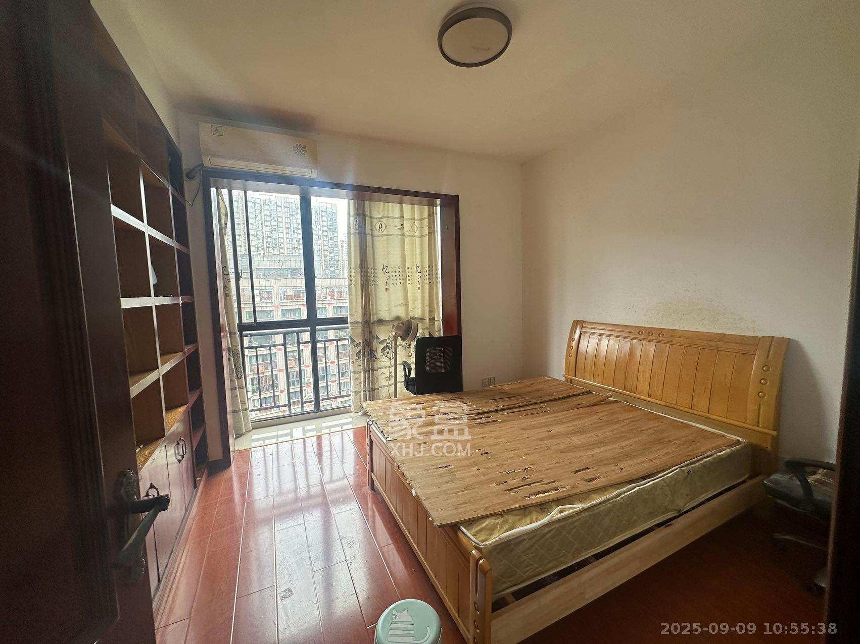 万国城（当代满庭春MOMA）一期  5室2厅2卫    2800.0元/月室内图