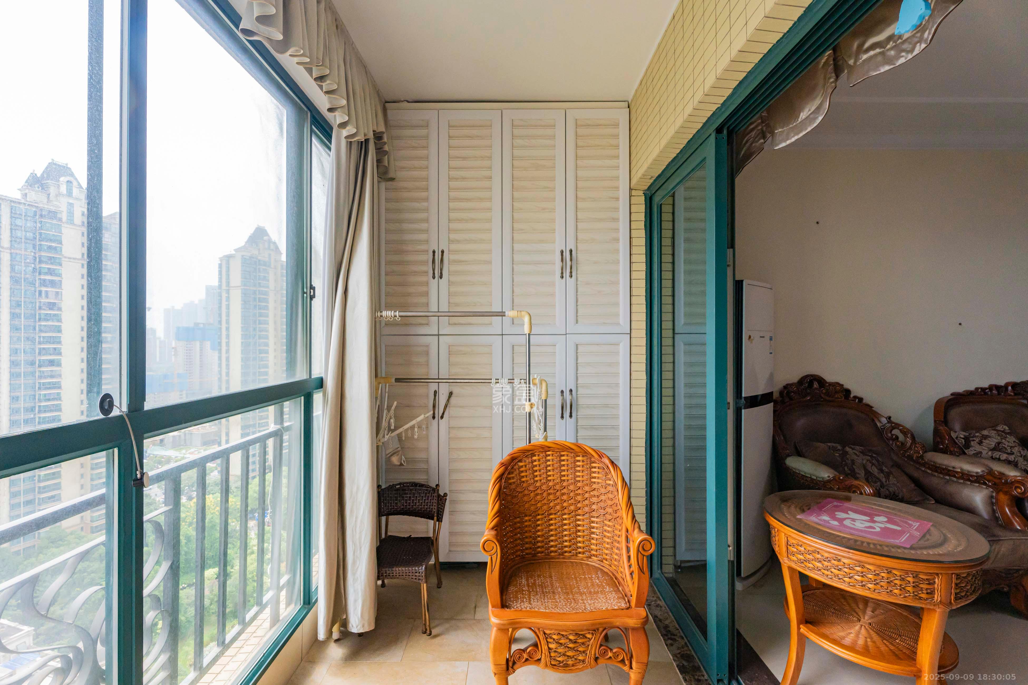 恒大雅苑  3室2厅2卫    145.0万阳台