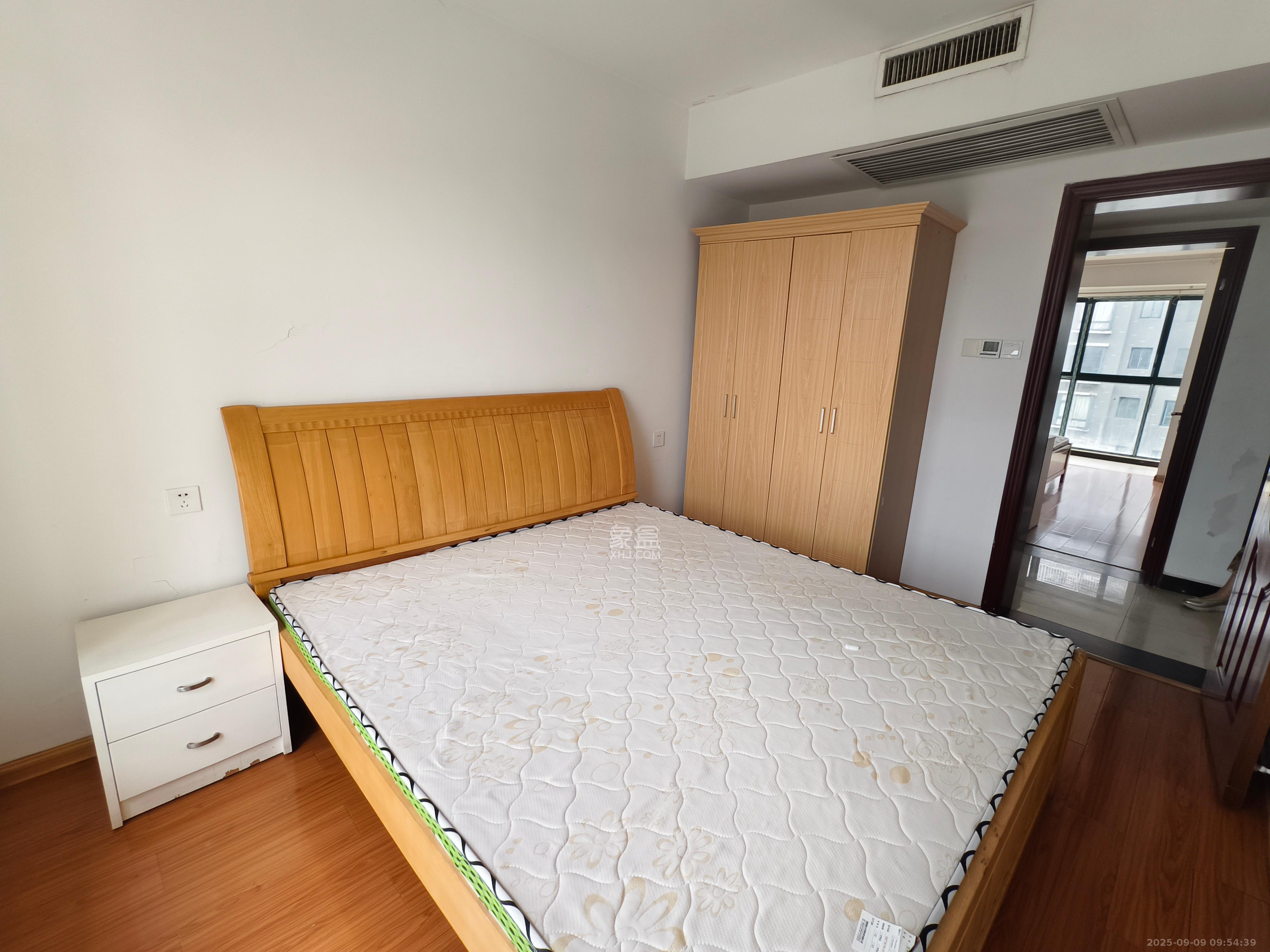 富景园  2室2厅1卫    2200.0元/月室内图