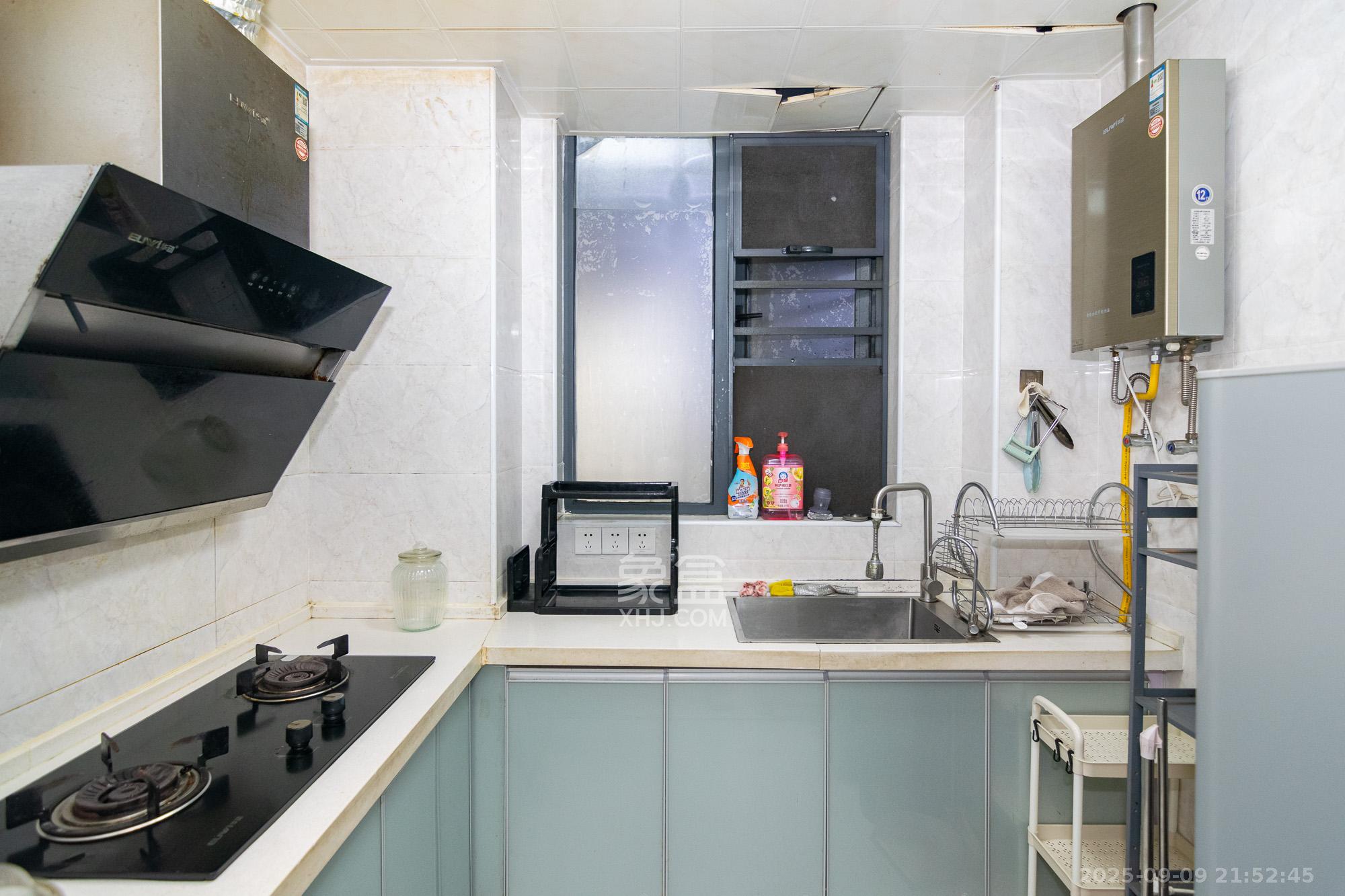 澳海月亮湾  3室2厅1卫    59.98万 澳海月亮湾  3室2厅1卫    59.98万厨房