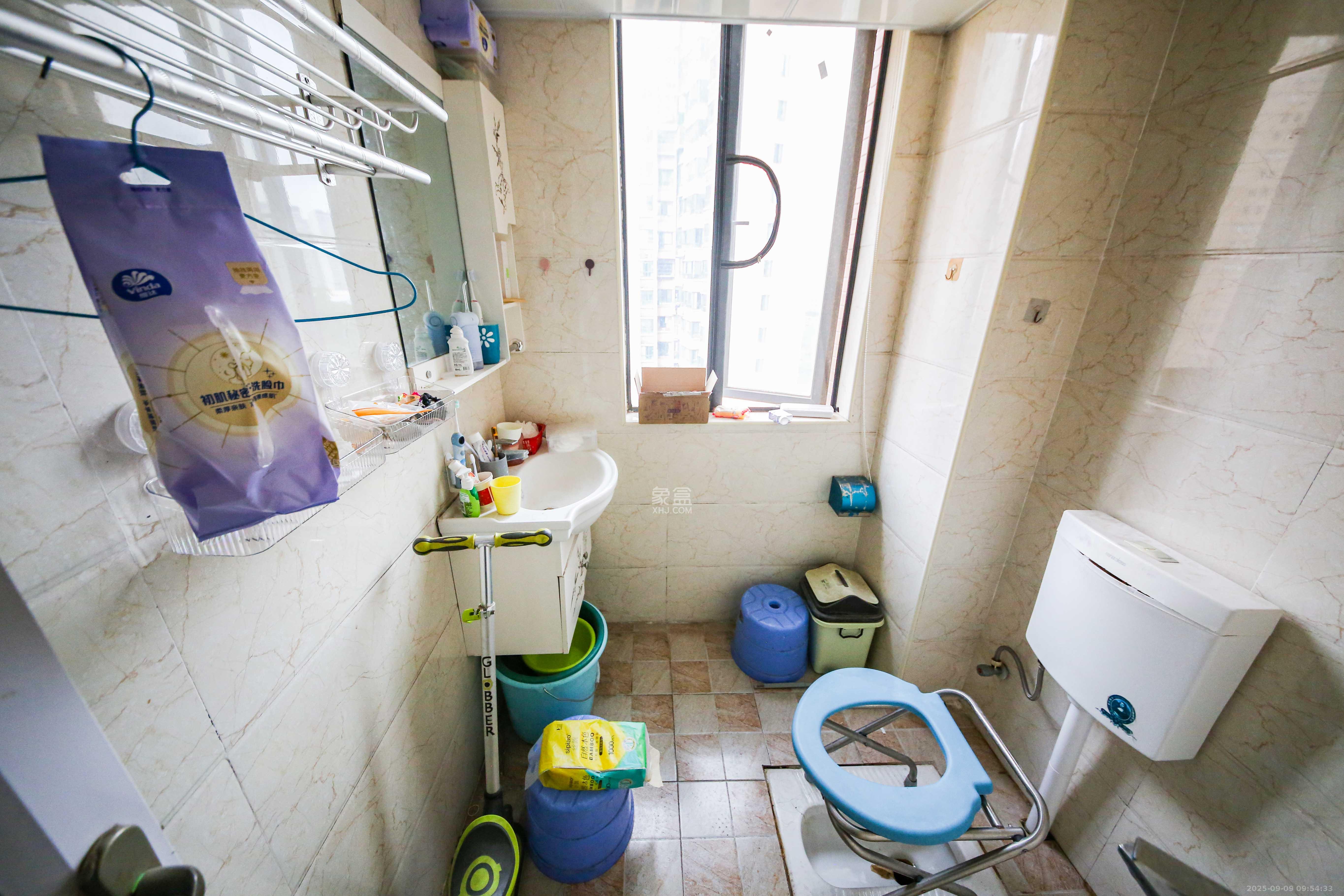 水墨林溪 3室2厅2卫 90.0万 水墨林溪 3室2厅2卫 90.0万卫生间