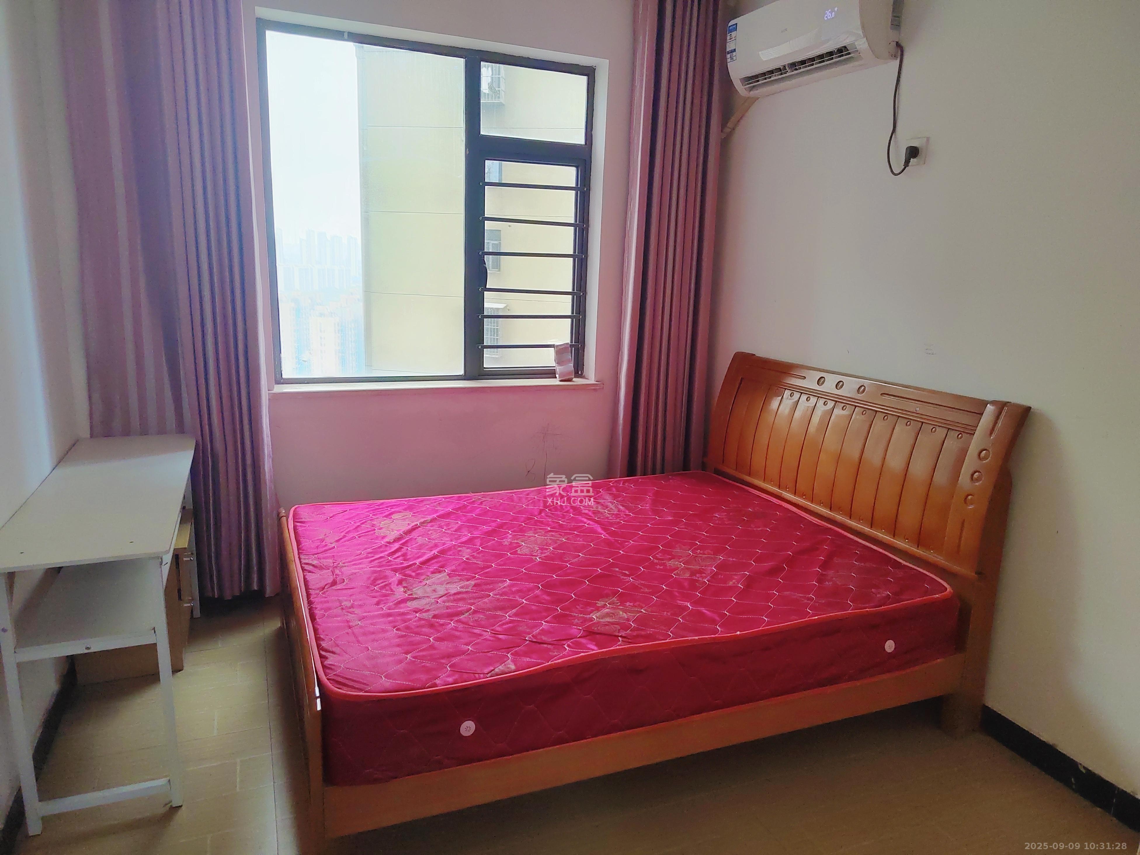 悦湖山  4室2厅2卫    2000.0元/月室内图