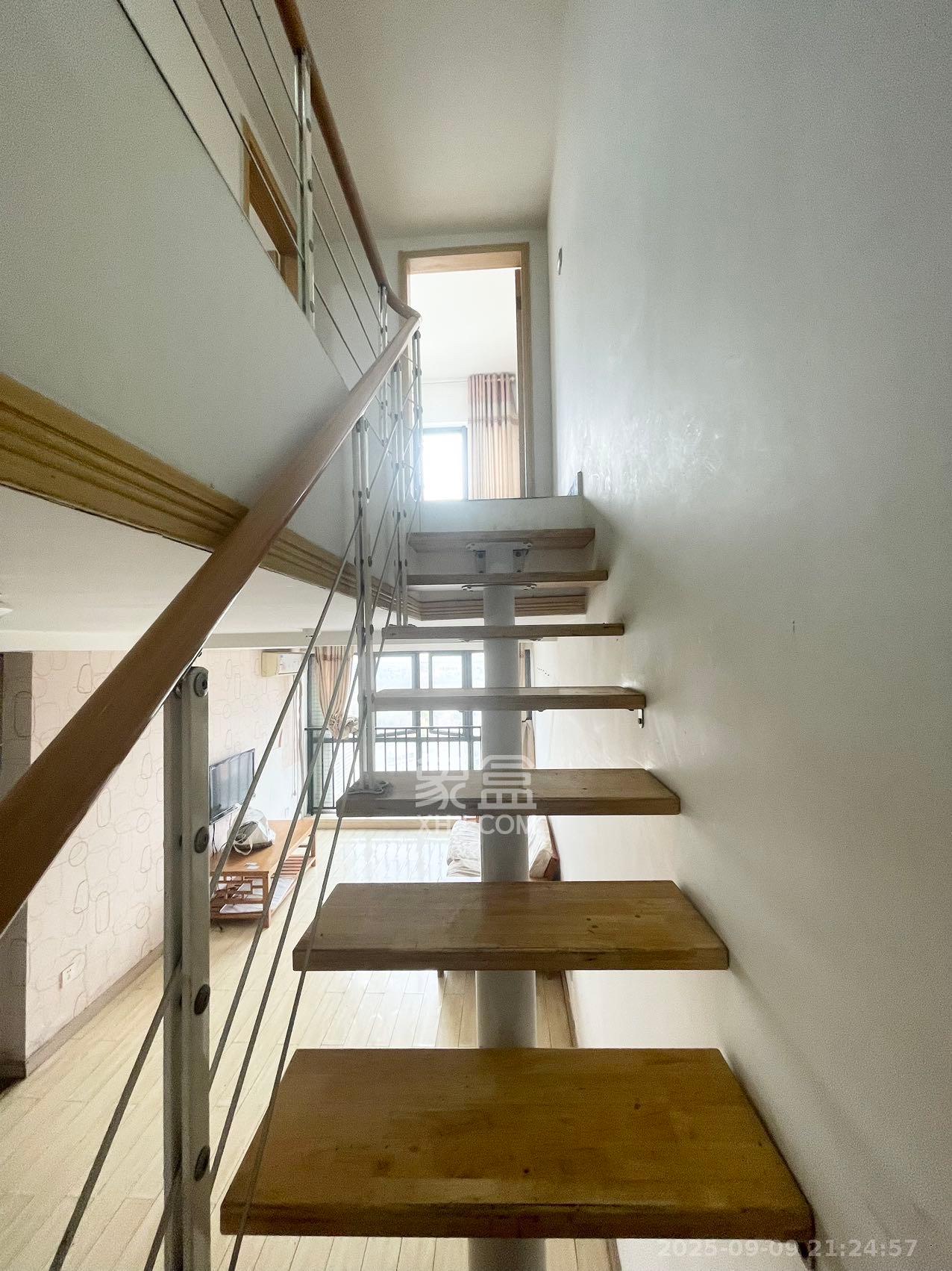 中信文化广场(中信新城二期) 2室1厅2卫 1400.0元/月 中信文化广场(中信新城二期) 2室1厅2卫 1400.0元/月室内图