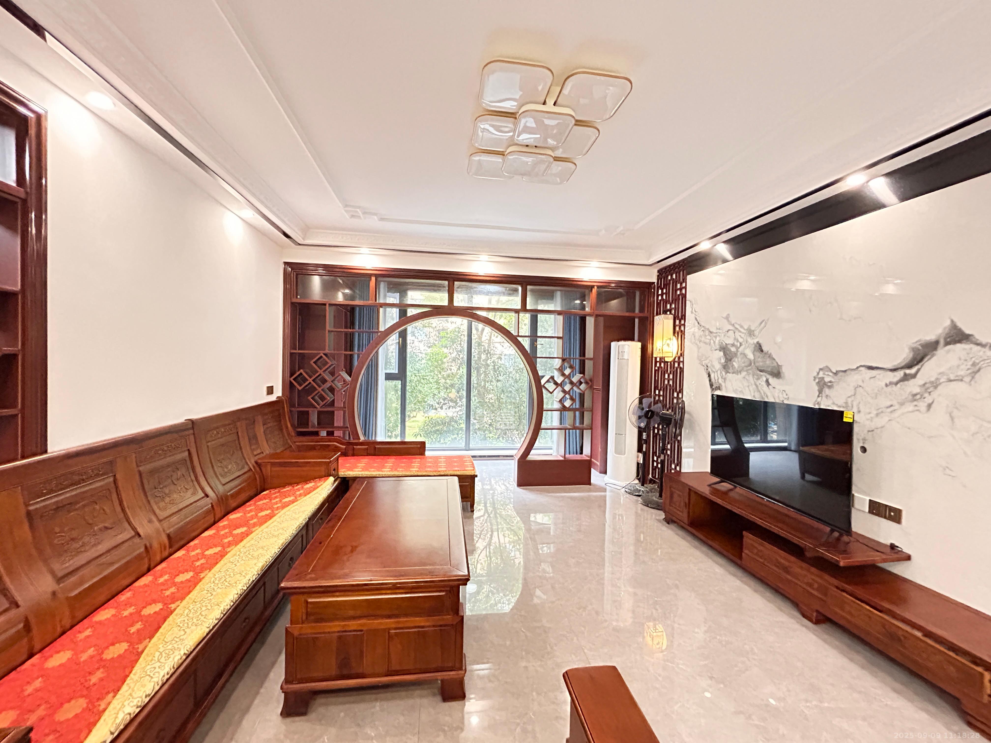 中信凯旋城(中信新城四期)  4室2厅2卫    2700.0元/月 中信凯旋城(中信新城四期)  4室2厅2卫    2700.0元/月室内图