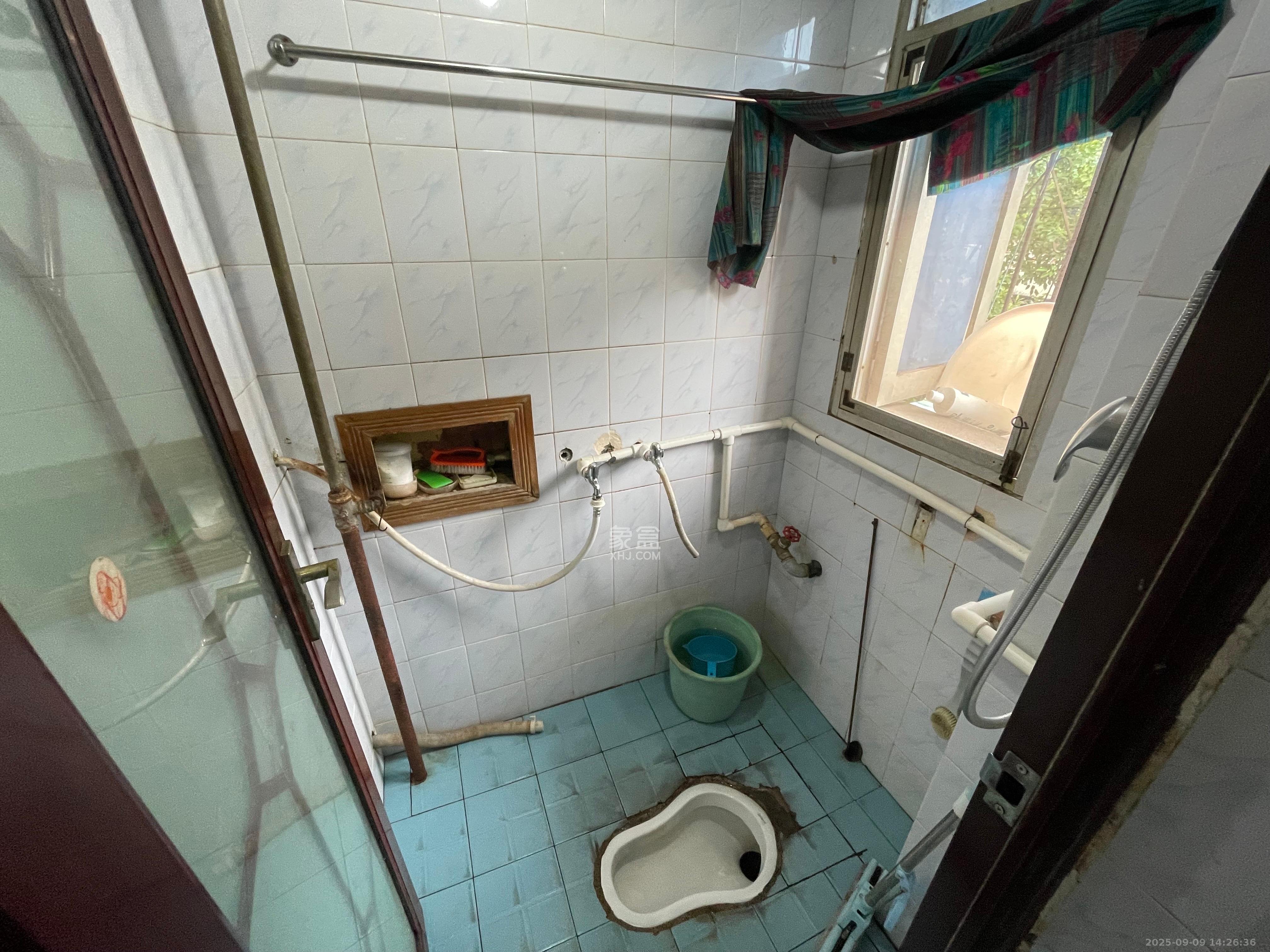 国庆新村  2室1厅1卫    1400.0元/月 国庆新村  2室1厅1卫    1400.0元/月室内图