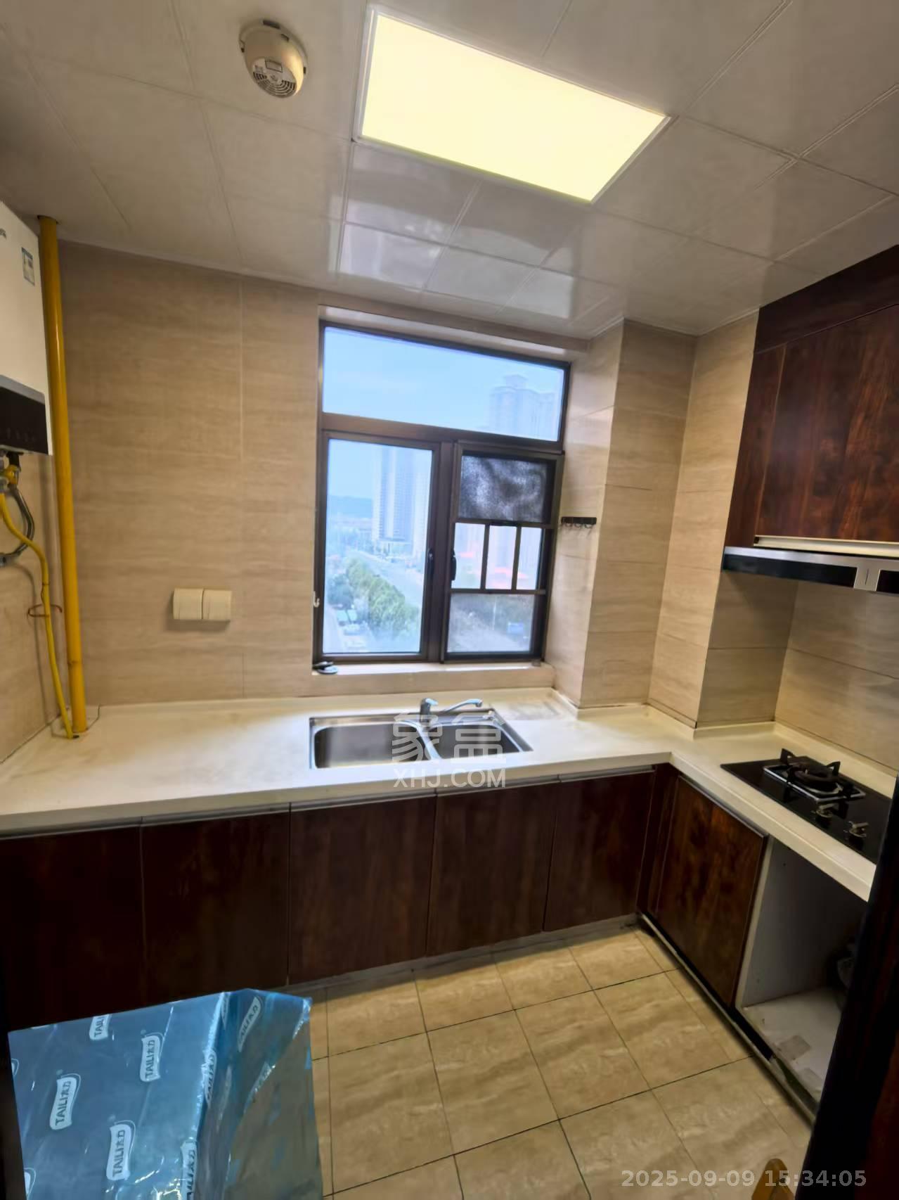 江山帝景哈佛  3室2厅2卫    2100.0元/月室内图