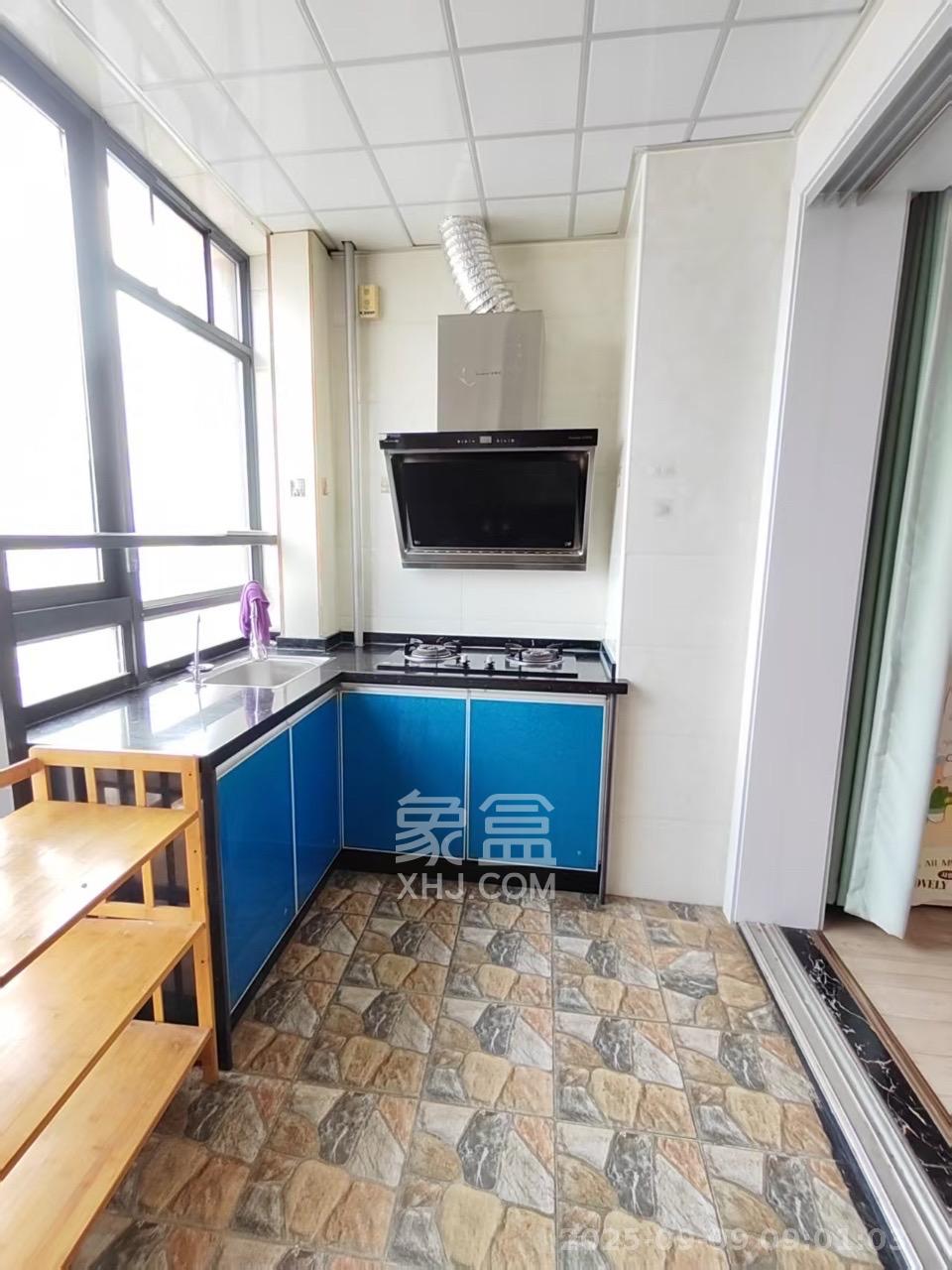 山水湾  1室1厅1卫   1200.00元/月室内图