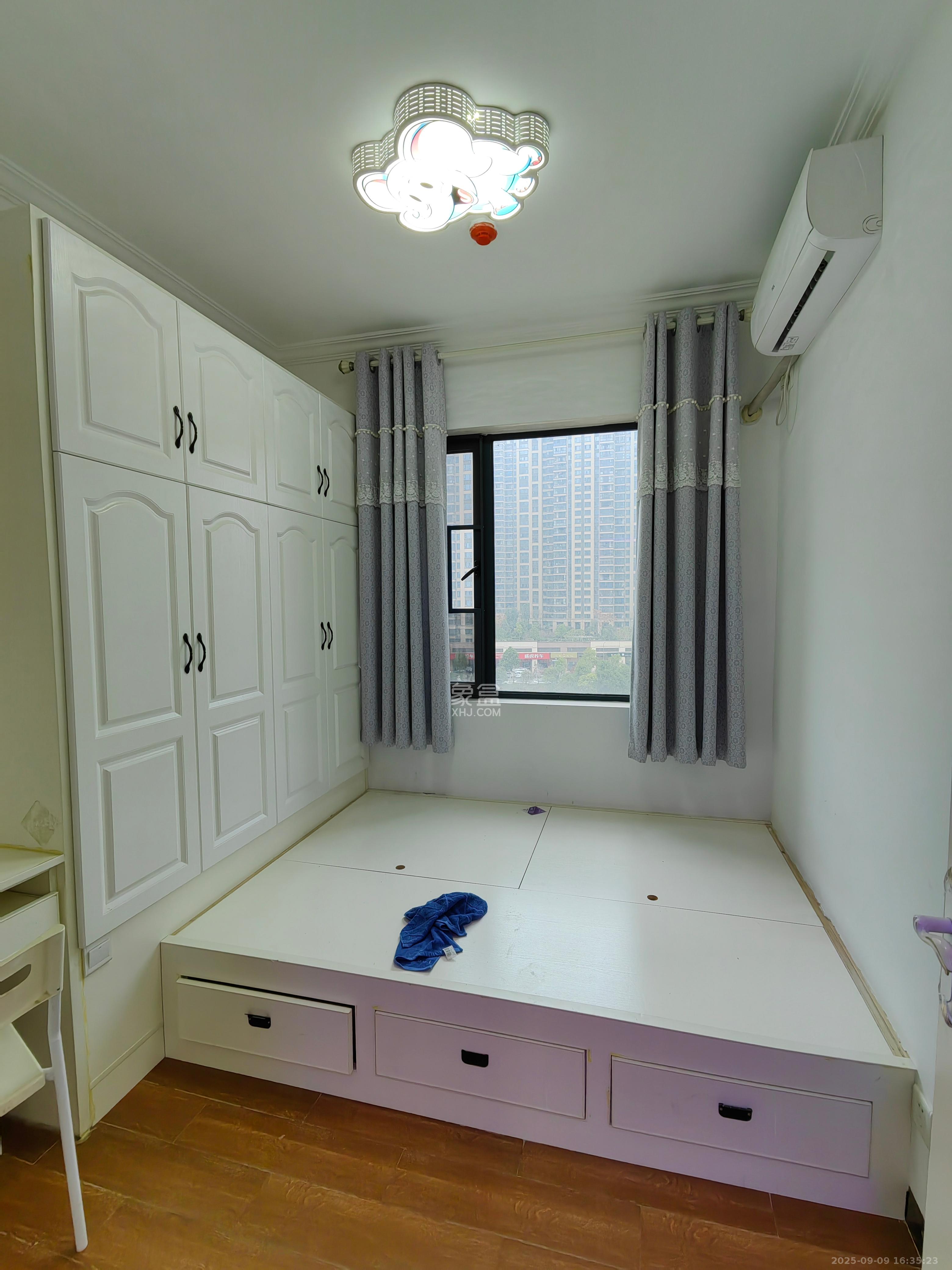 中建梅溪湖中心  4室2厅2卫    3500.0元/月室内图