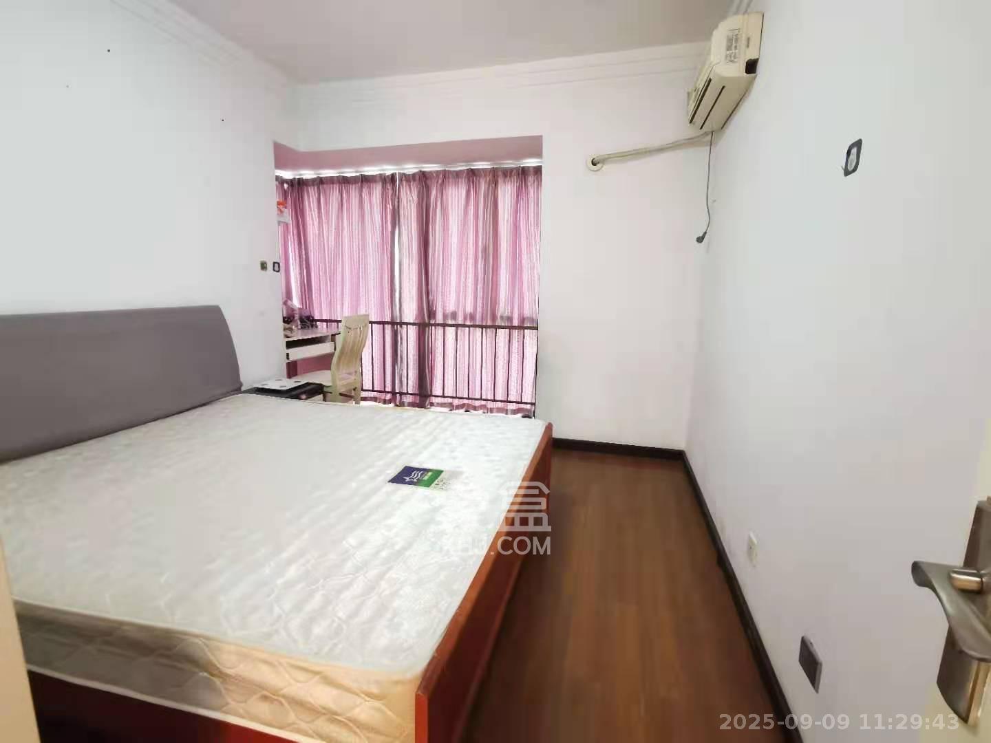 银港水晶城  2室2厅1卫   2200.00元/月室内图1