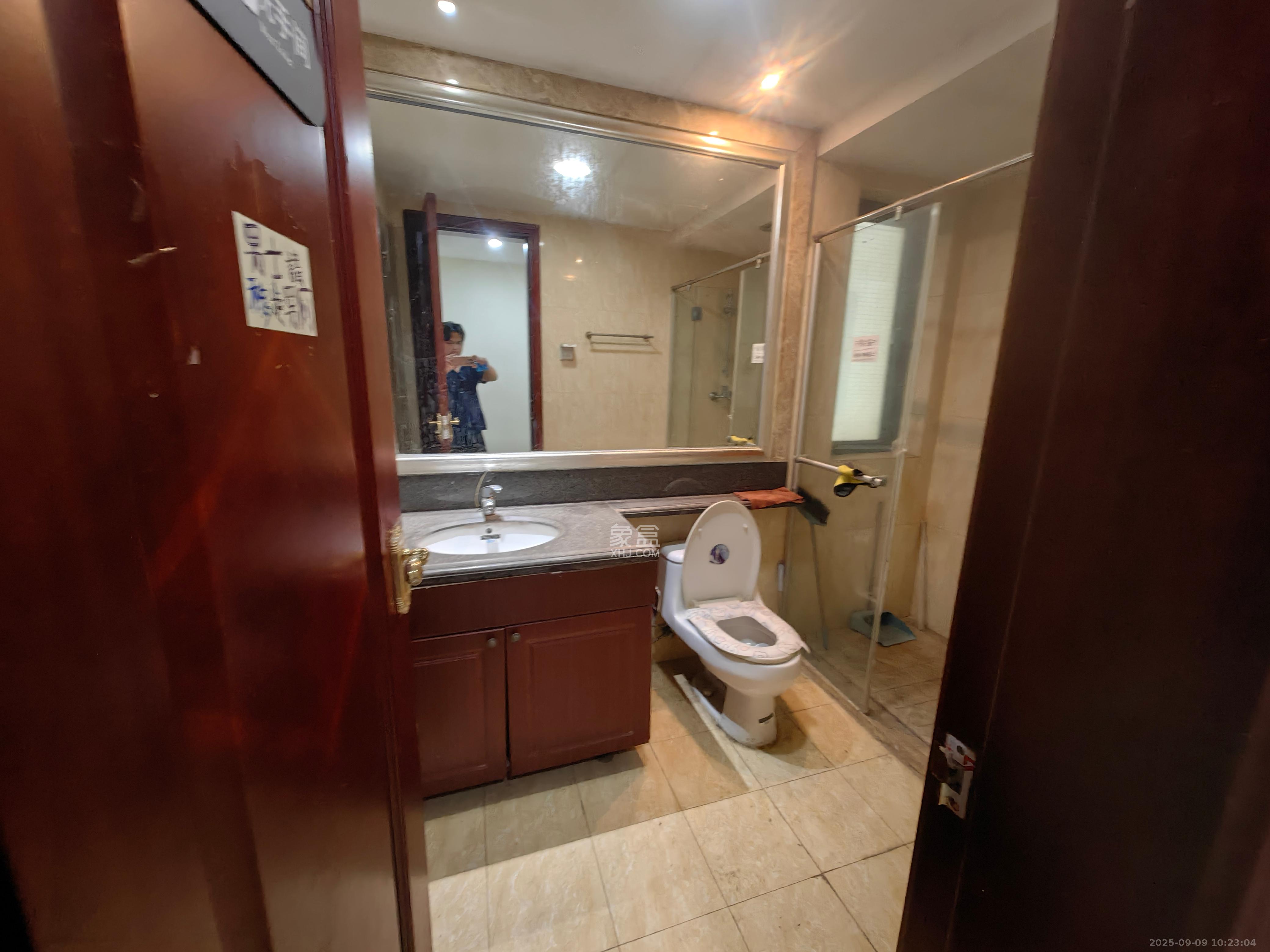 恒大名都 3室2厅1卫 3300.0元/月 恒大名都 3室2厅1卫 3300.0元/月室内图