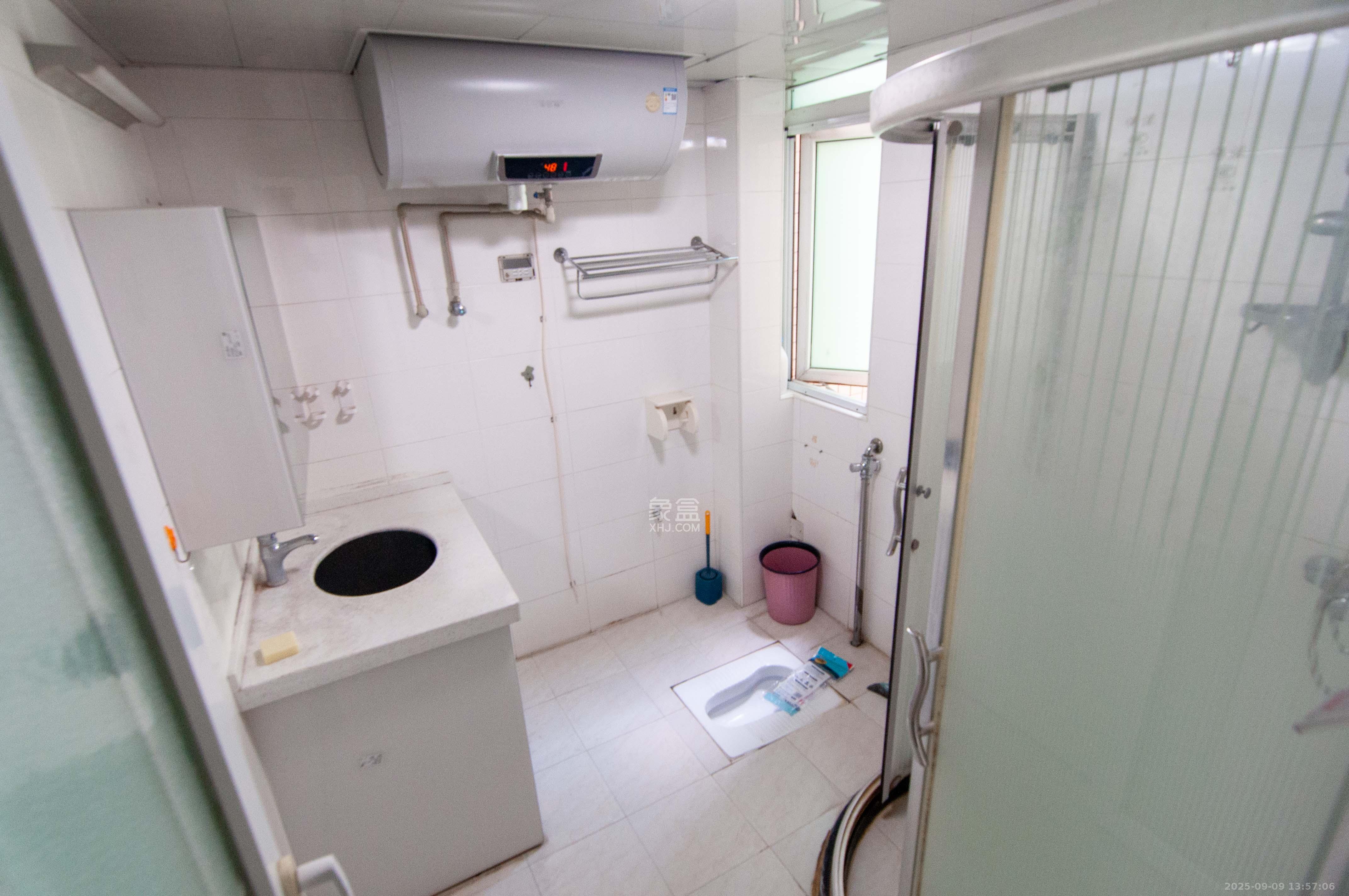 格林星城  3室2厅1卫    105.0万卫生间